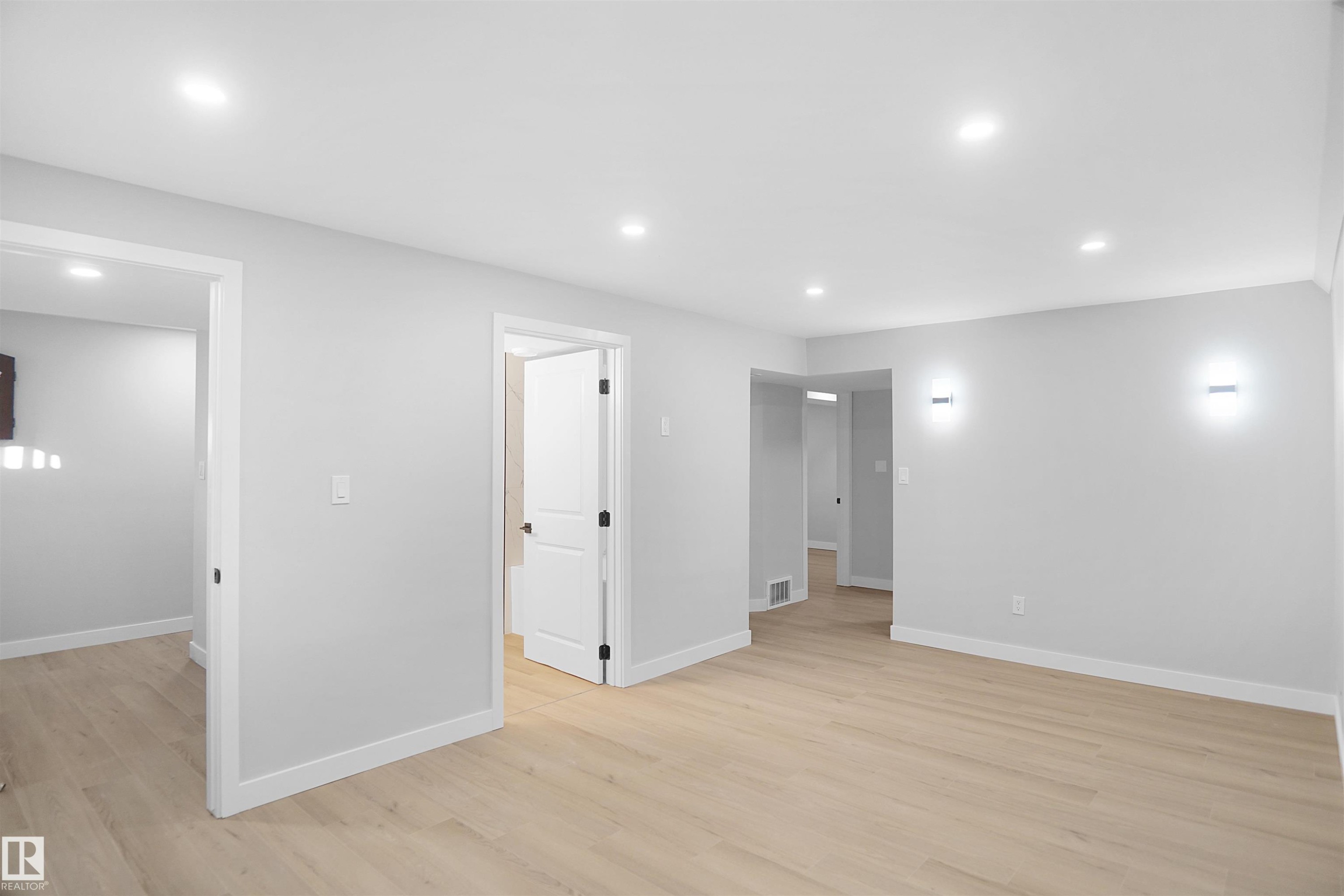 3312 44A Street, Edmonton, AB - Indoor Photo Showing Other Room