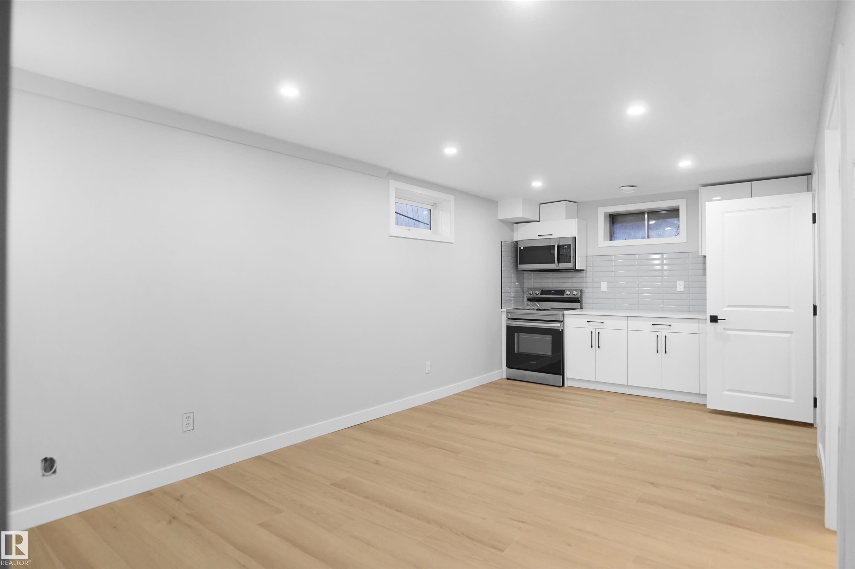 3312 44A Street, Edmonton, AB - Indoor