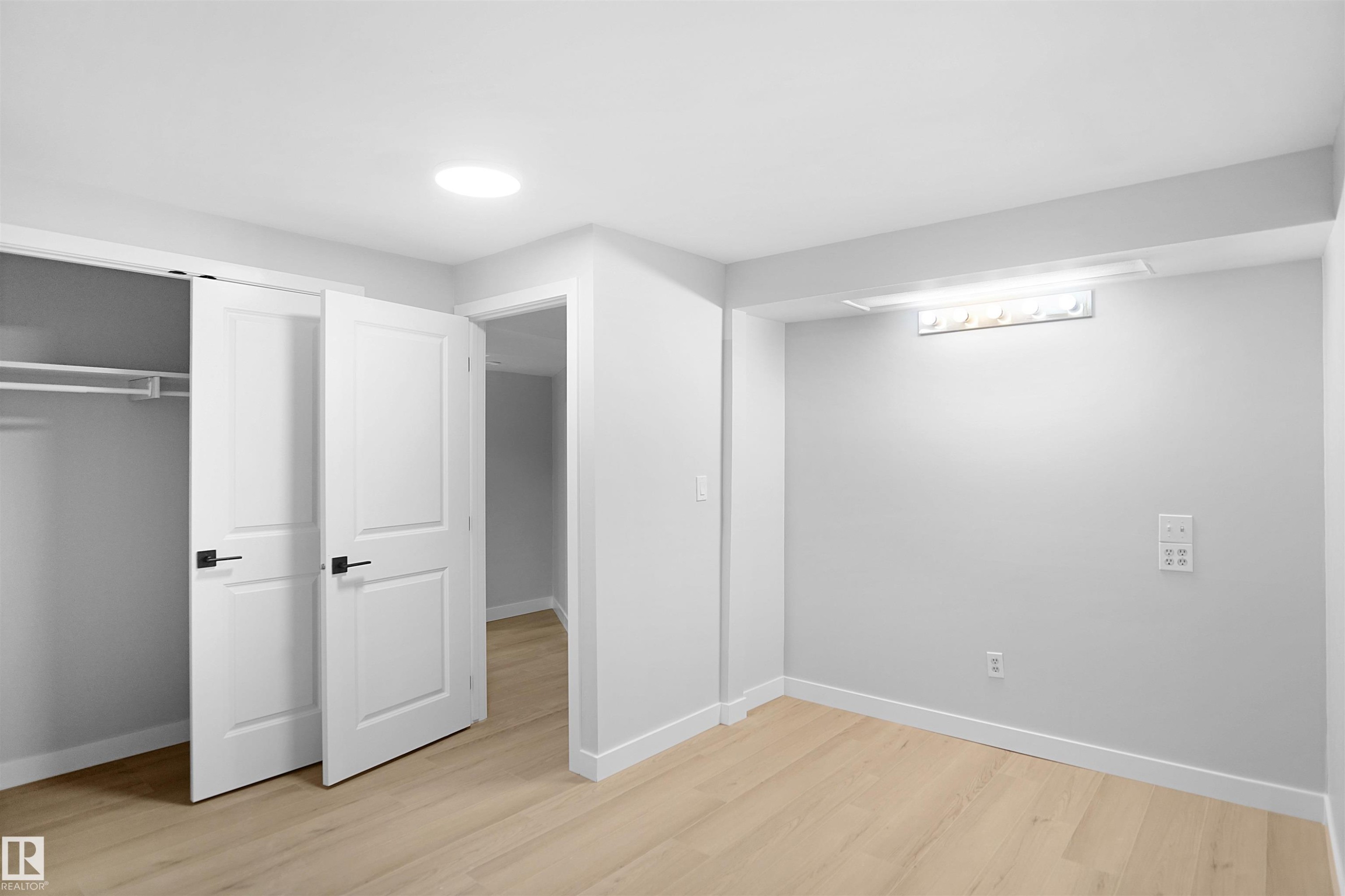 3312 44A Street, Edmonton, AB - Indoor