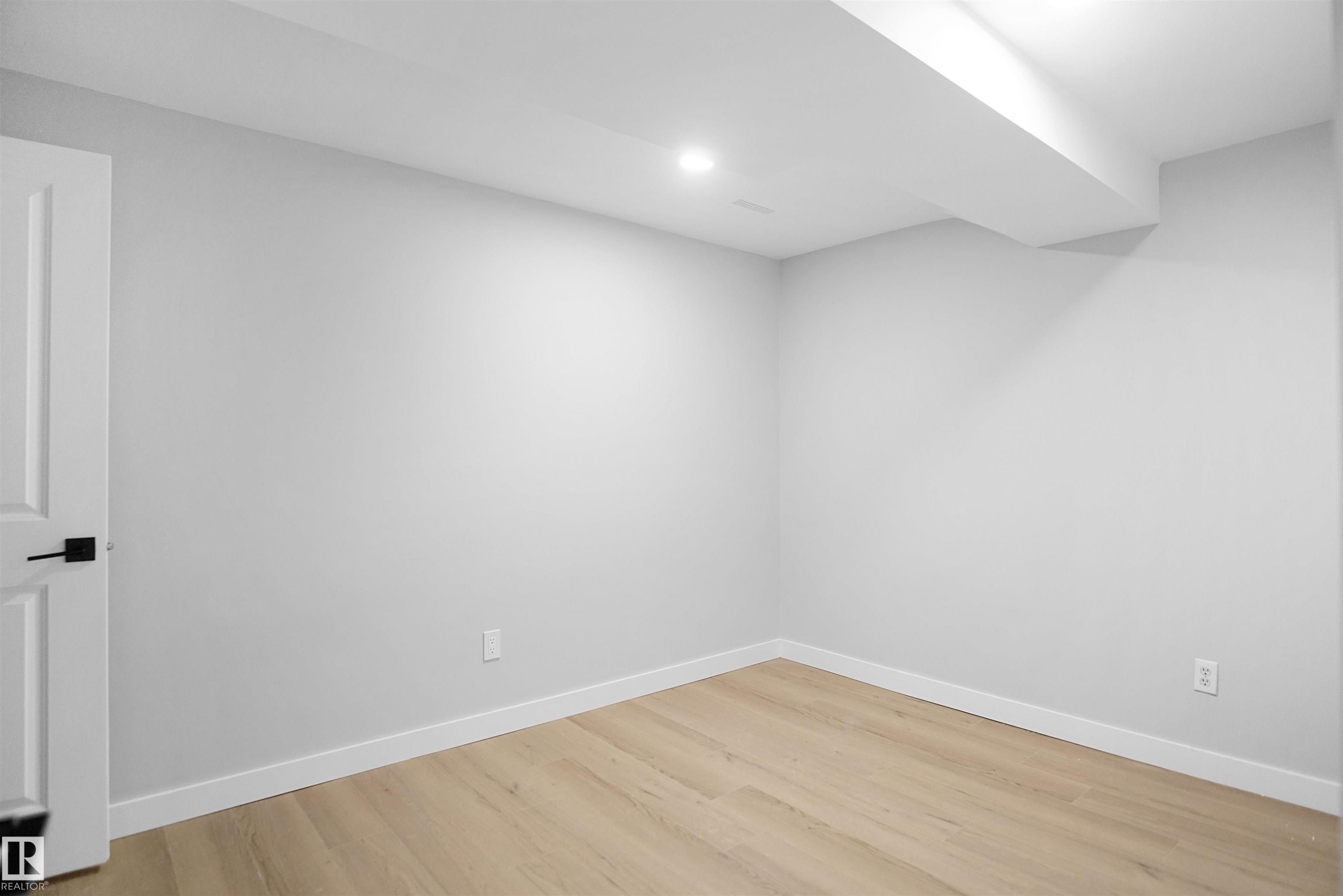 3312 44A Street, Edmonton, AB - Indoor Photo Showing Other Room