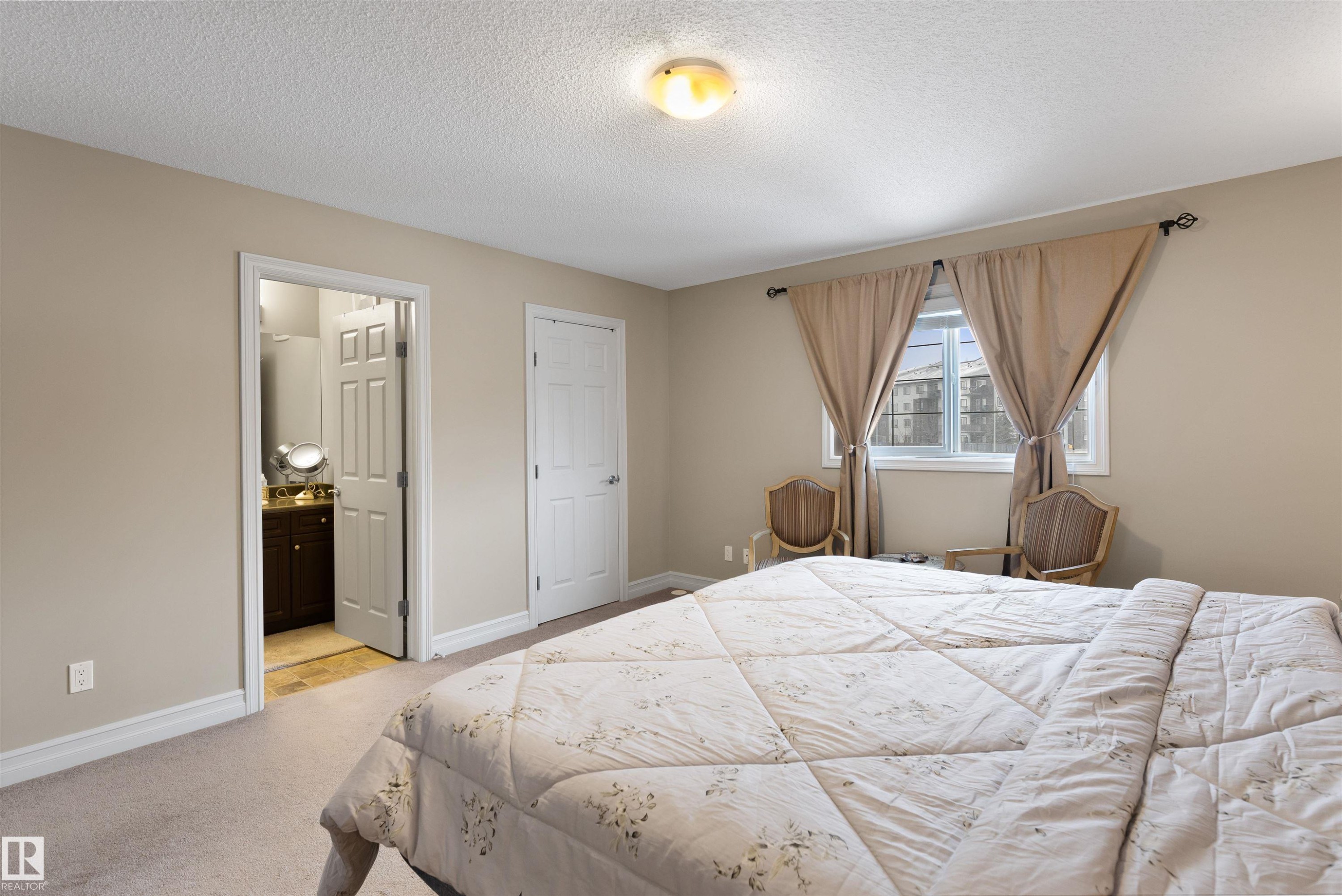 13422 166 Avenue, Edmonton, AB - Indoor Photo Showing Bedroom