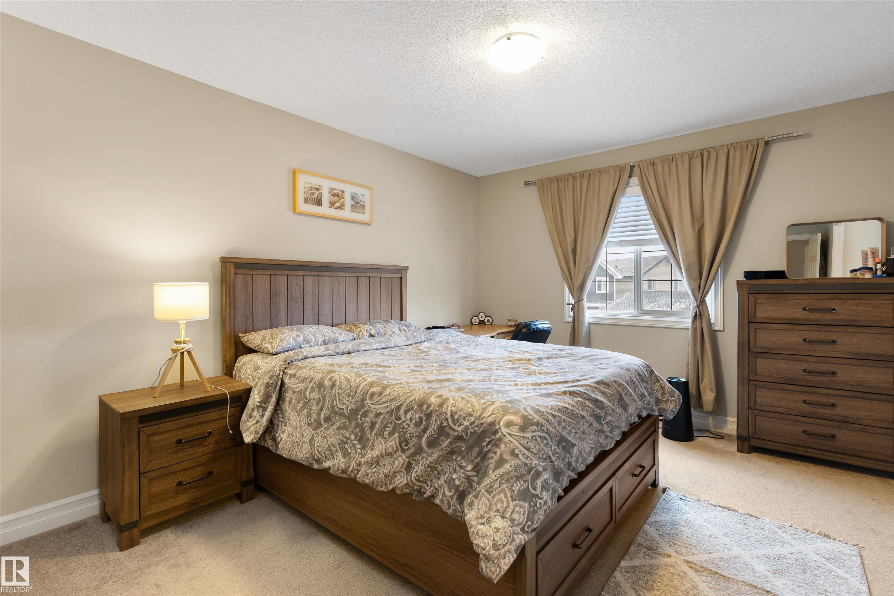 13422 166 Avenue, Edmonton, AB - Indoor Photo Showing Bedroom