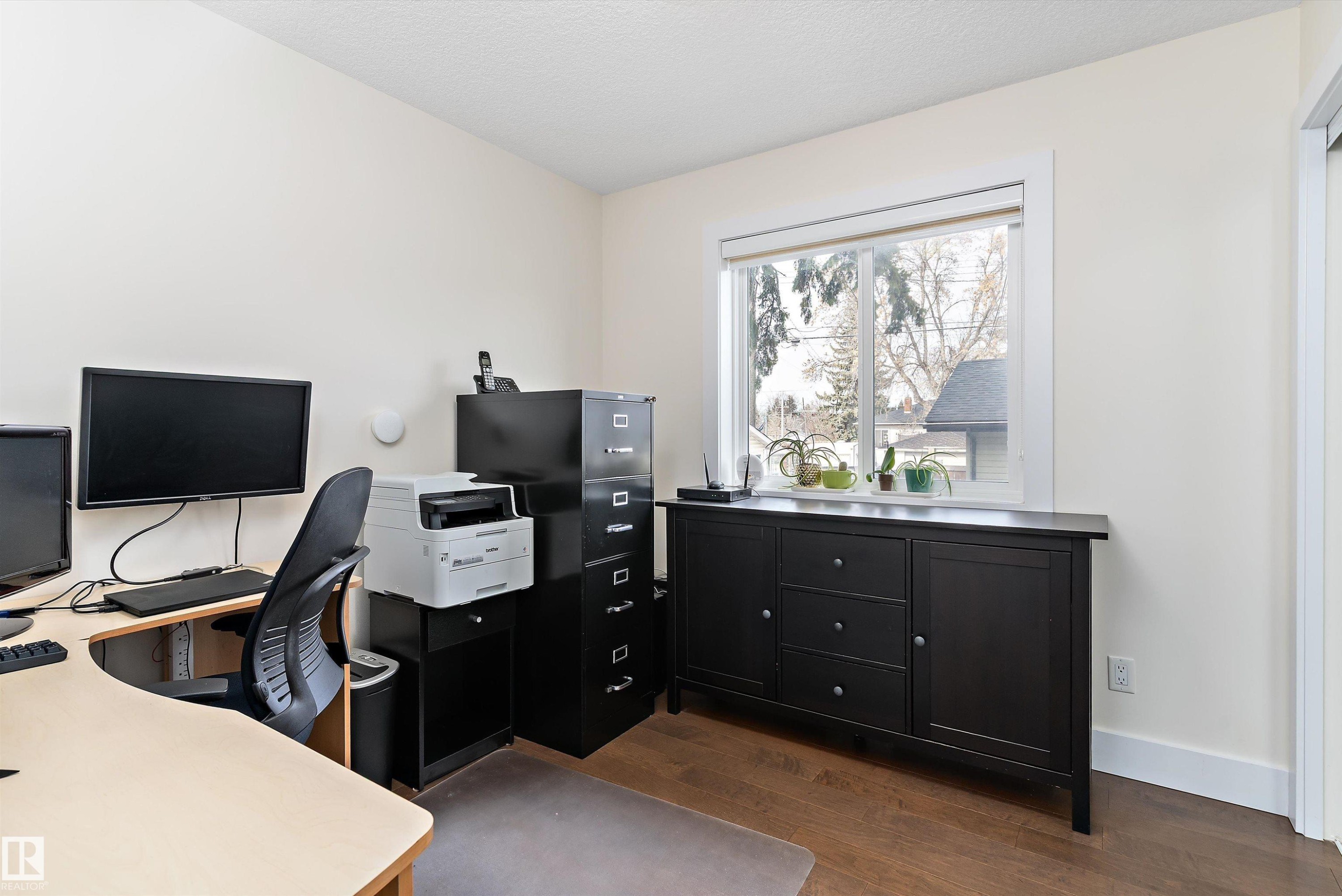 8148 77 Avenue, Edmonton, AB - Indoor Photo Showing Office