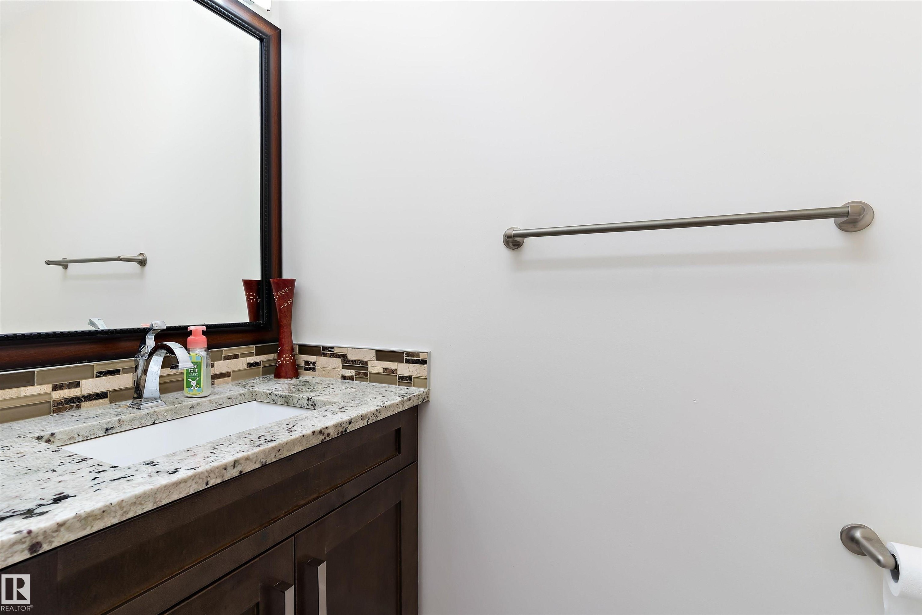 8148 77 Avenue, Edmonton, AB - Indoor Photo Showing Bathroom