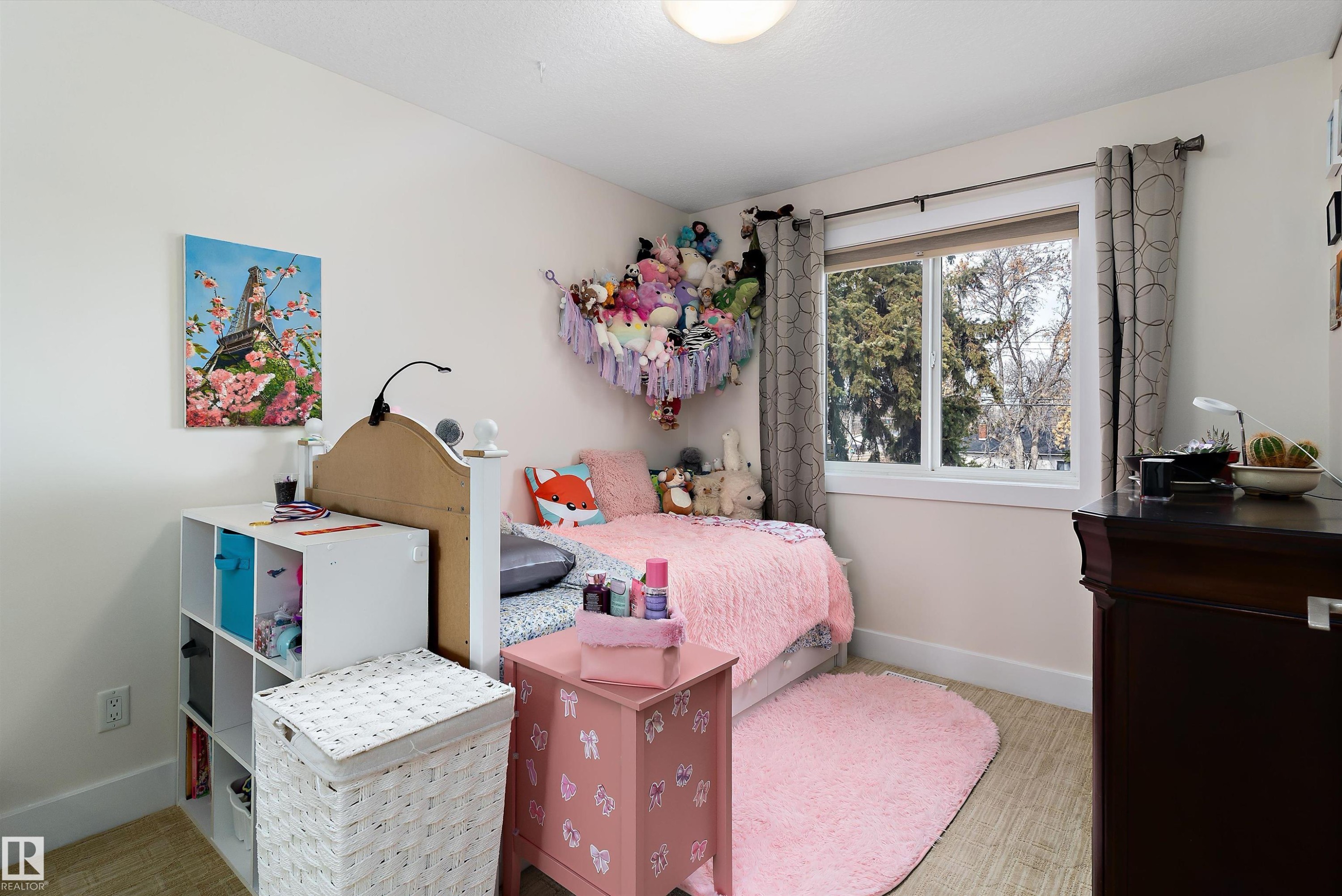 8148 77 Avenue, Edmonton, AB - Indoor Photo Showing Bedroom