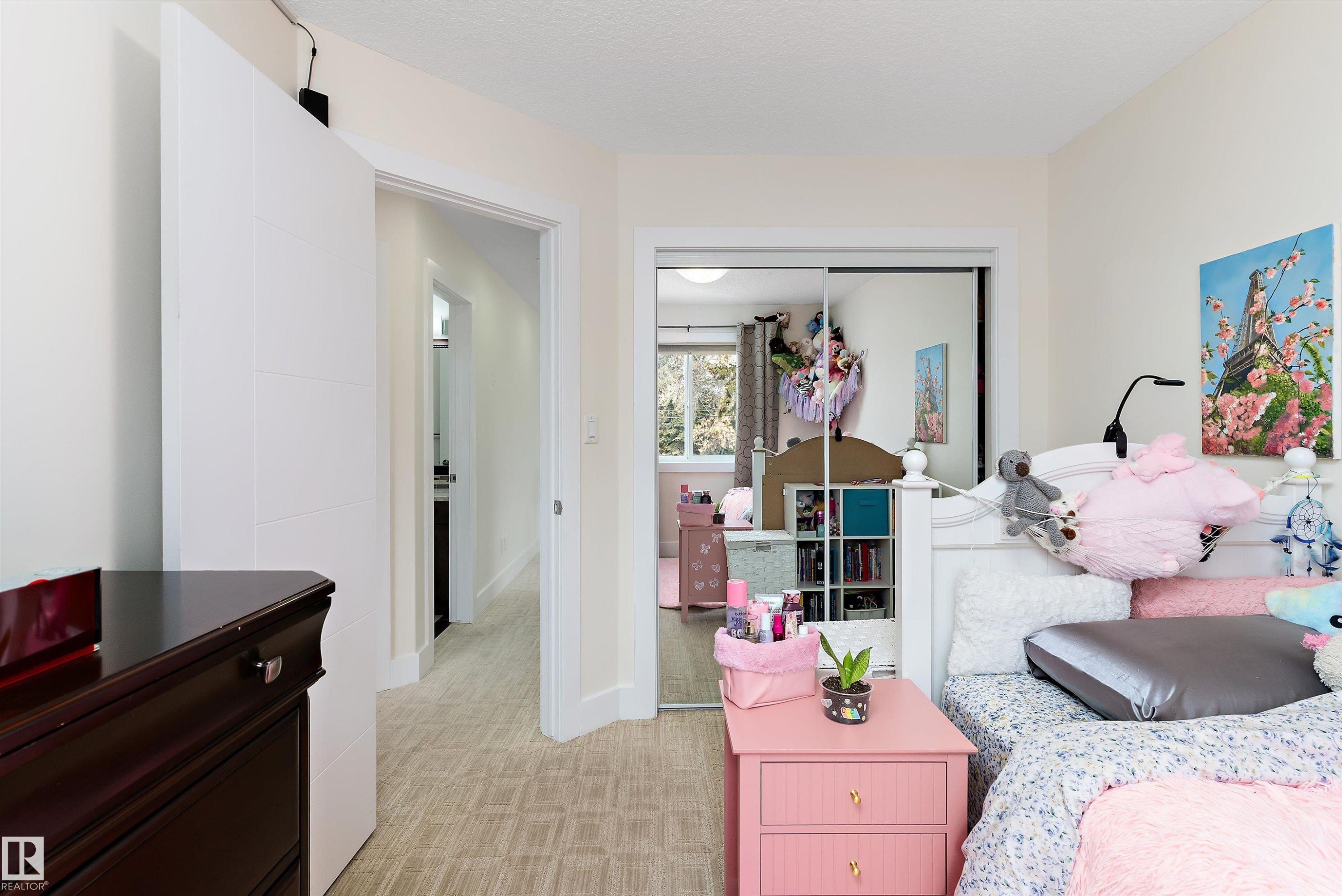 8148 77 Avenue, Edmonton, AB - Indoor Photo Showing Bedroom