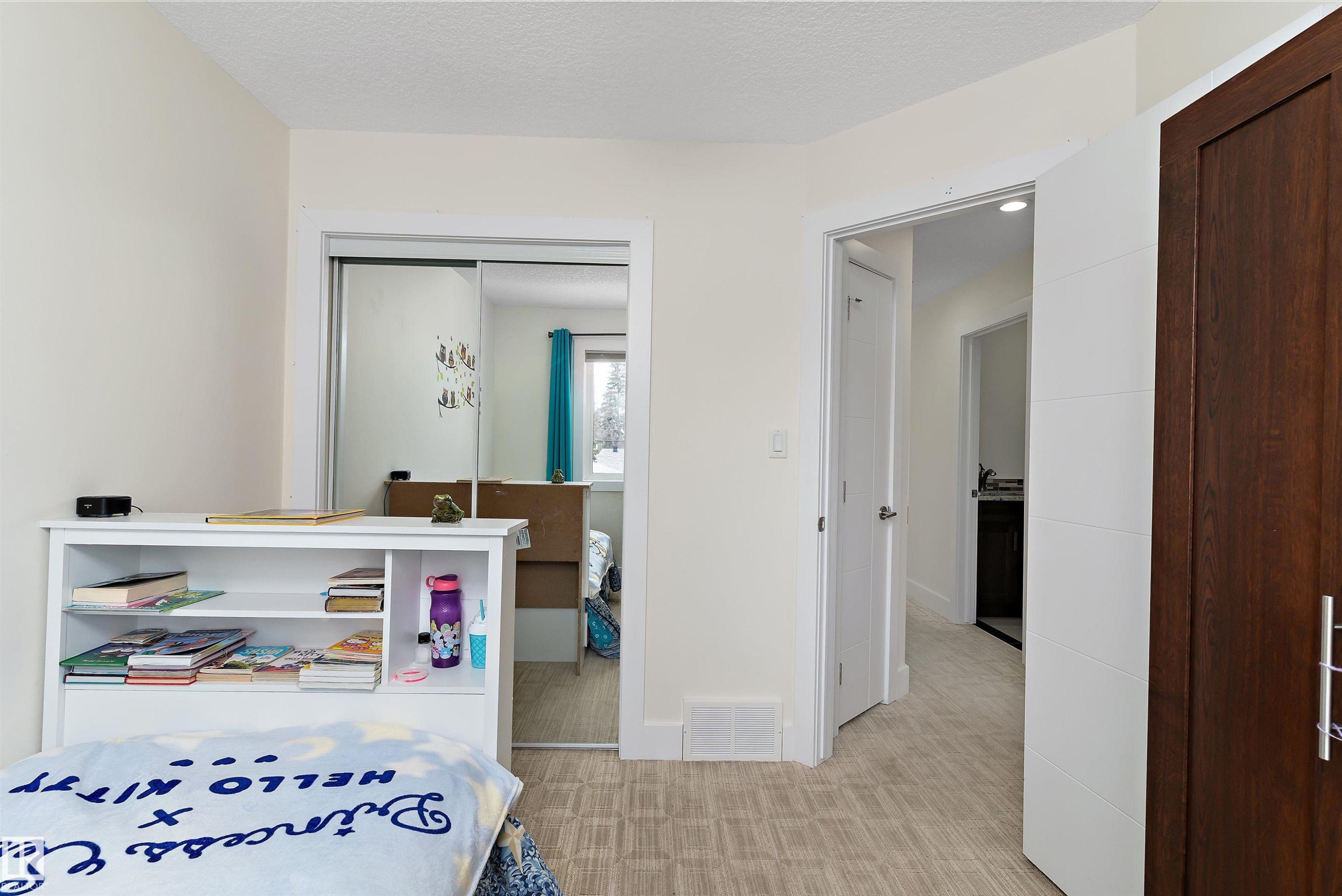 8148 77 Avenue, Edmonton, AB - Indoor Photo Showing Other Room