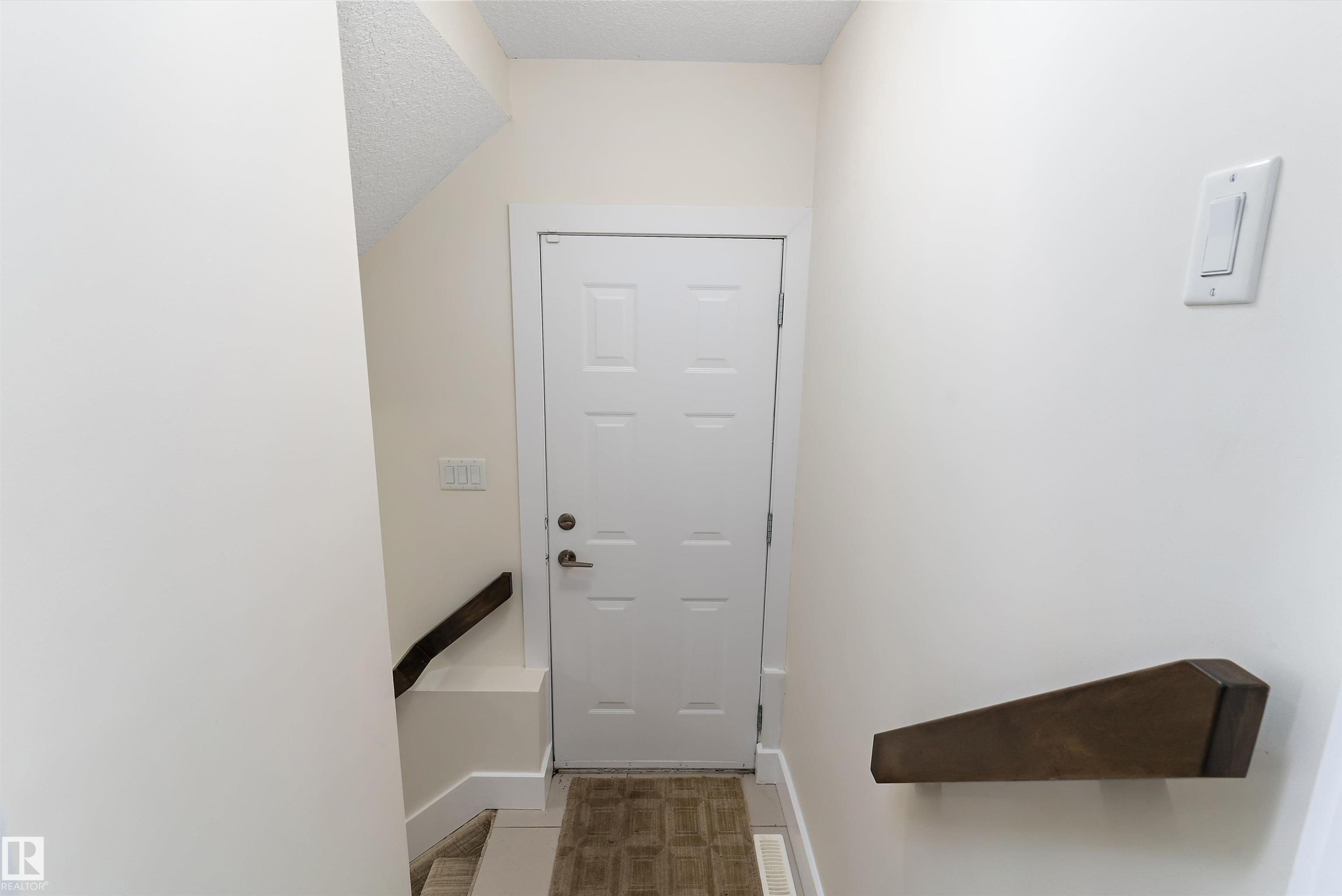 8148 77 Avenue, Edmonton, AB - Indoor Photo Showing Other Room