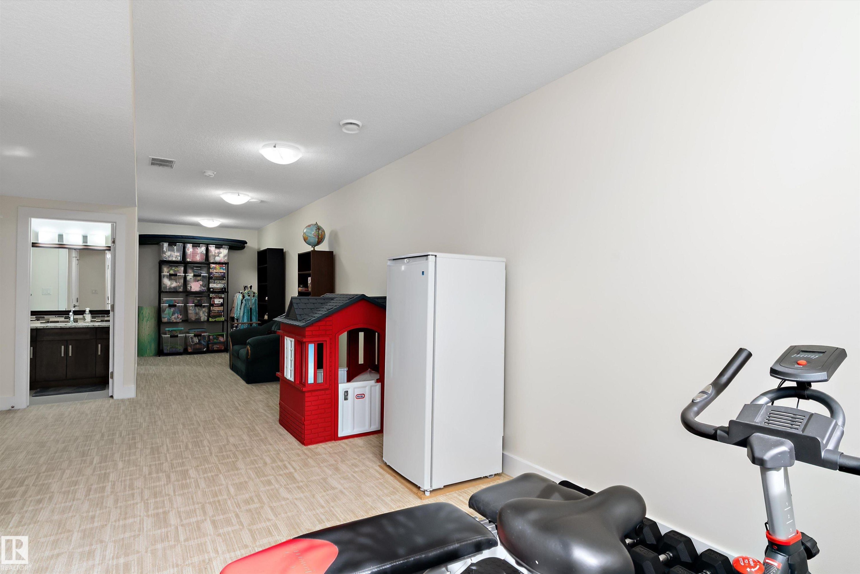 8148 77 Avenue, Edmonton, AB - Indoor