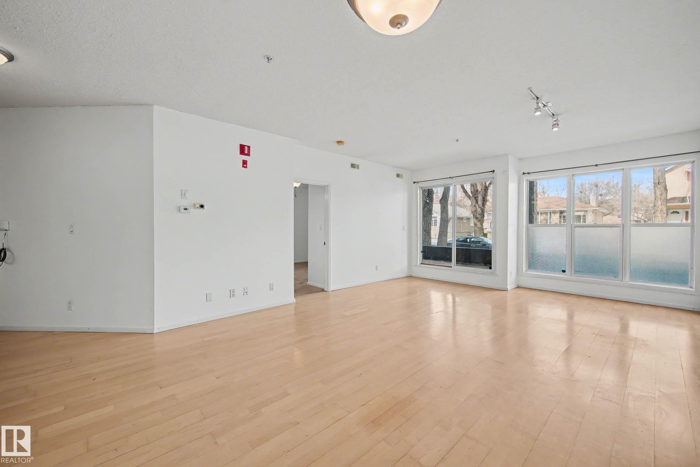 111 11039 83 Avenue, Edmonton, AB