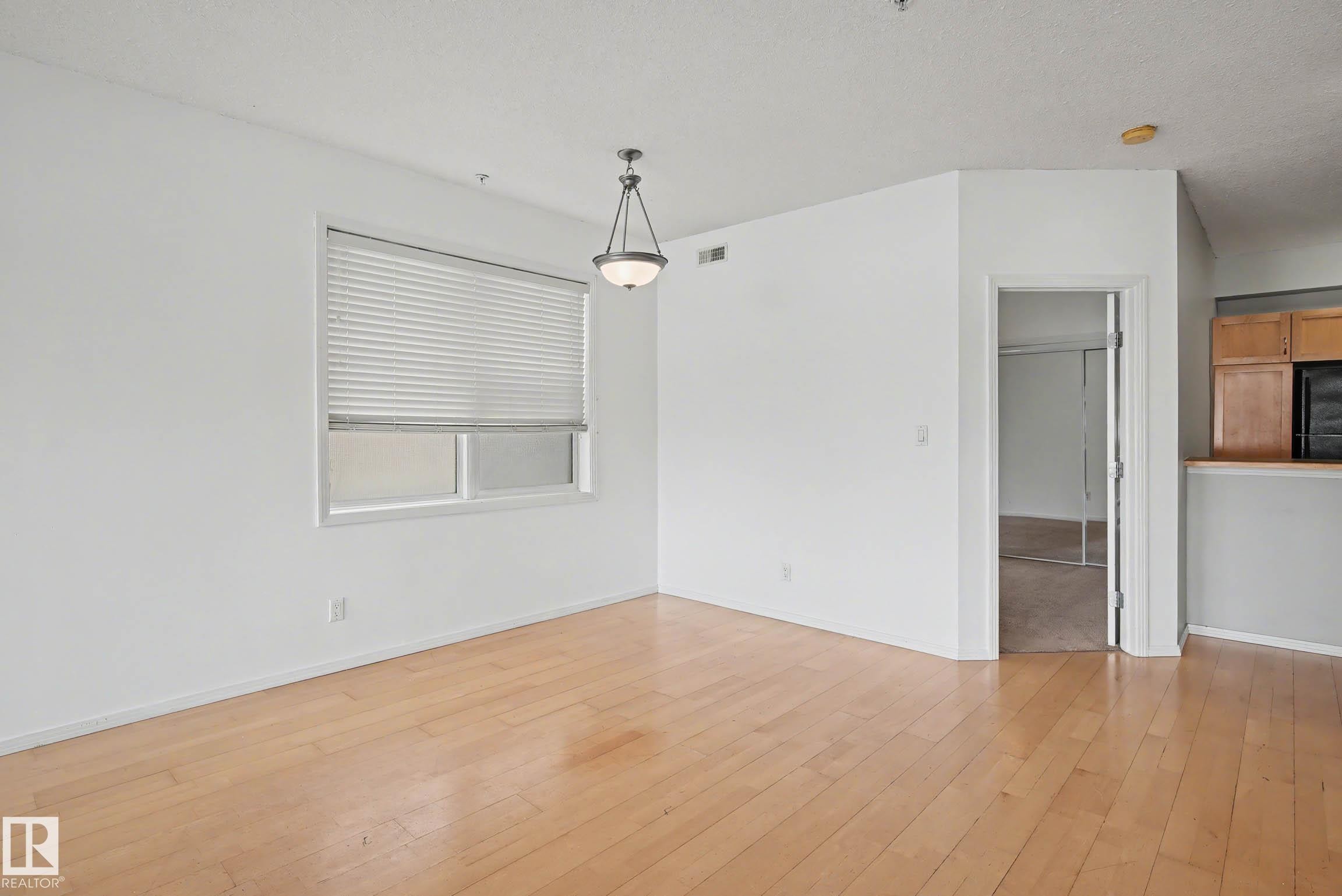 111 11039 83 Avenue, Edmonton, AB