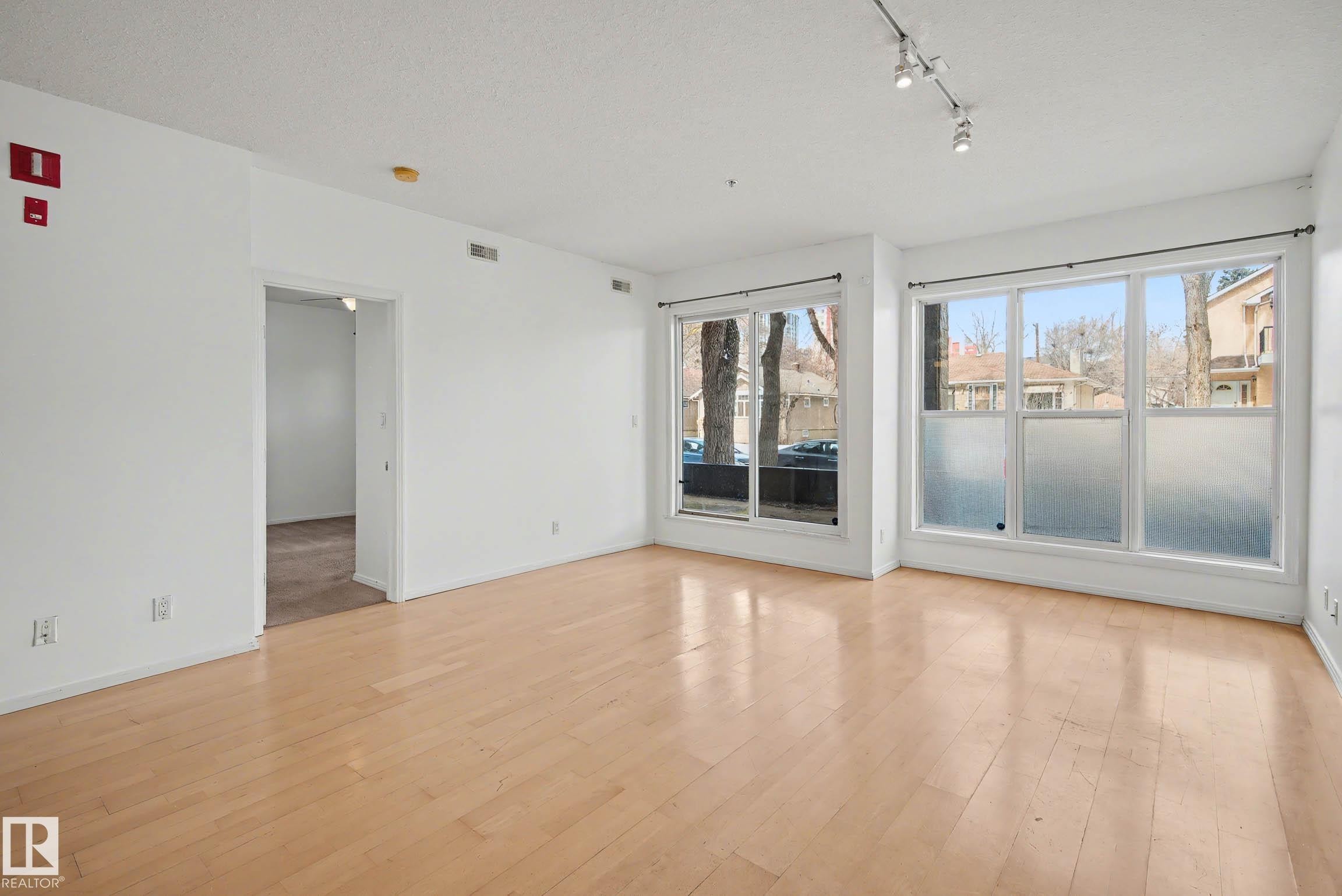 111 11039 83 Avenue, Edmonton, AB