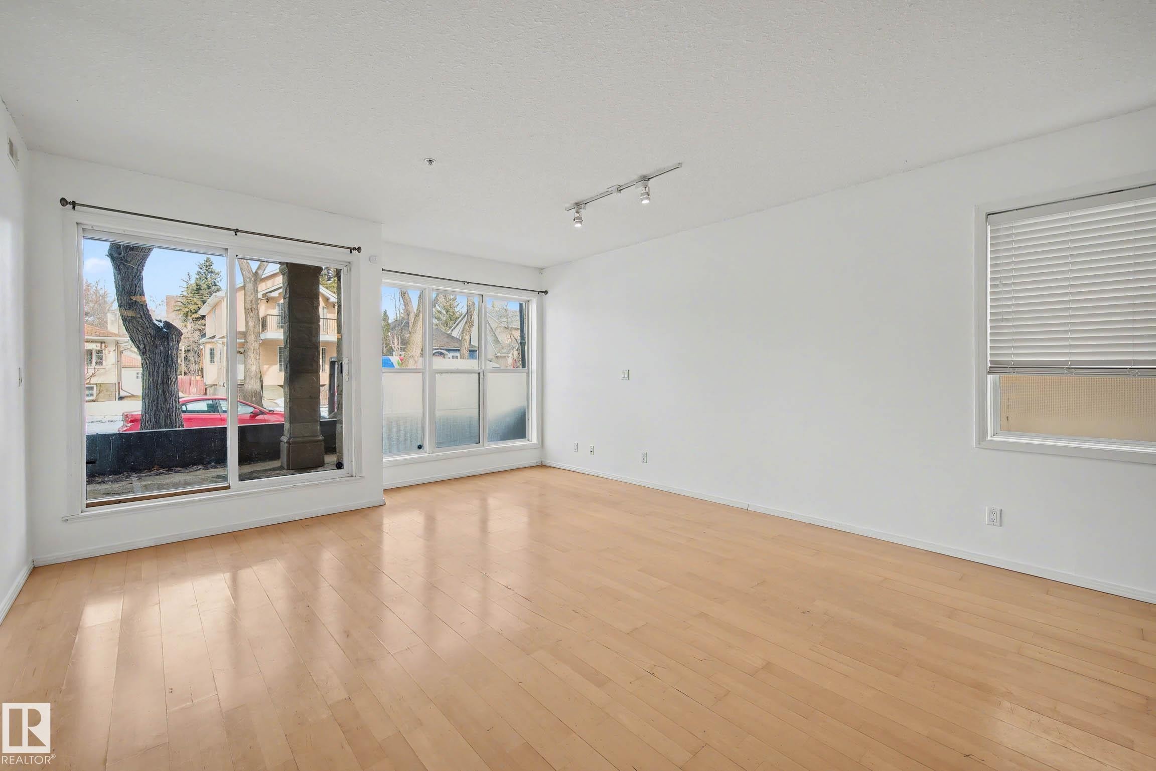 111 11039 83 Avenue, Edmonton, AB