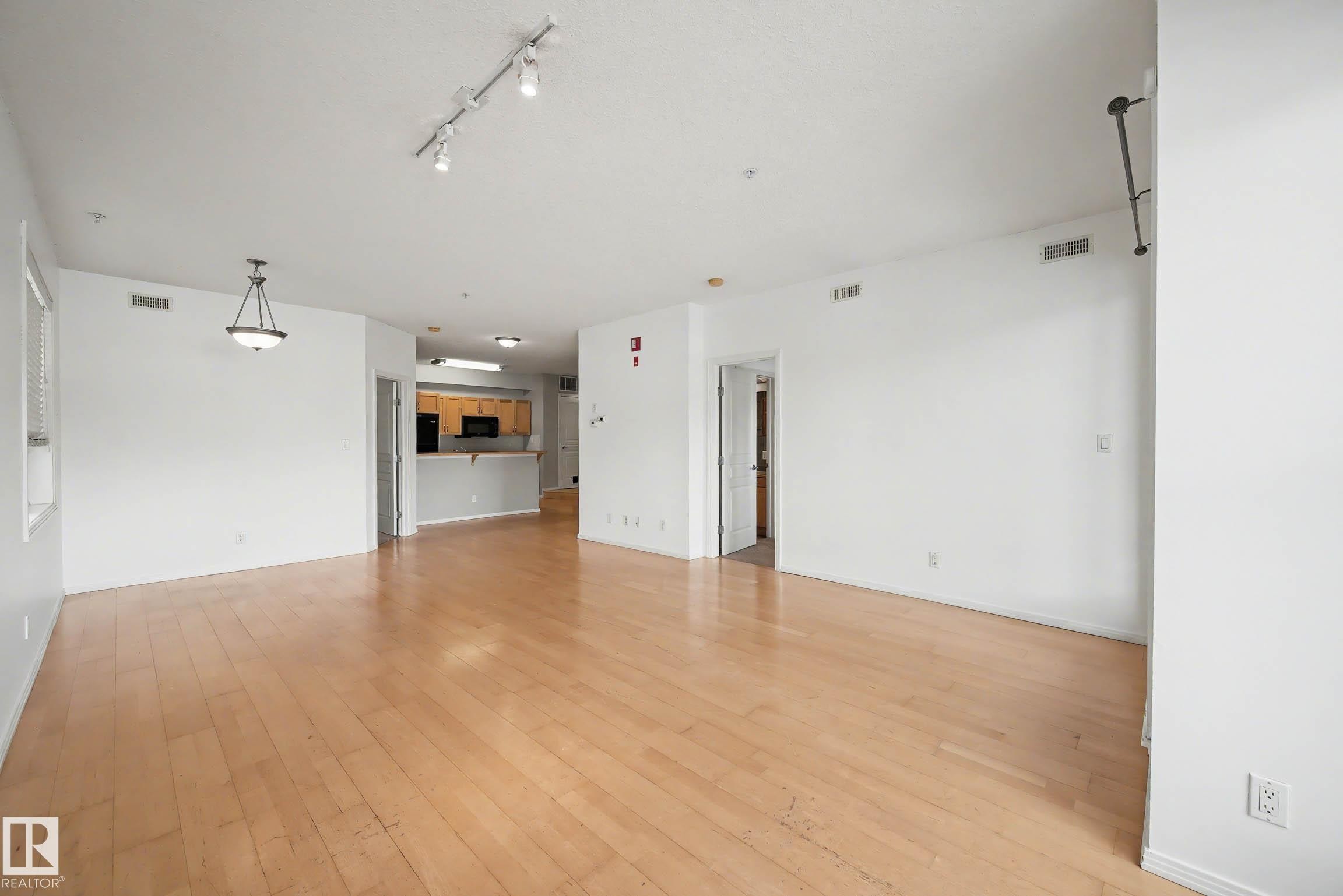 111 11039 83 Avenue, Edmonton, AB