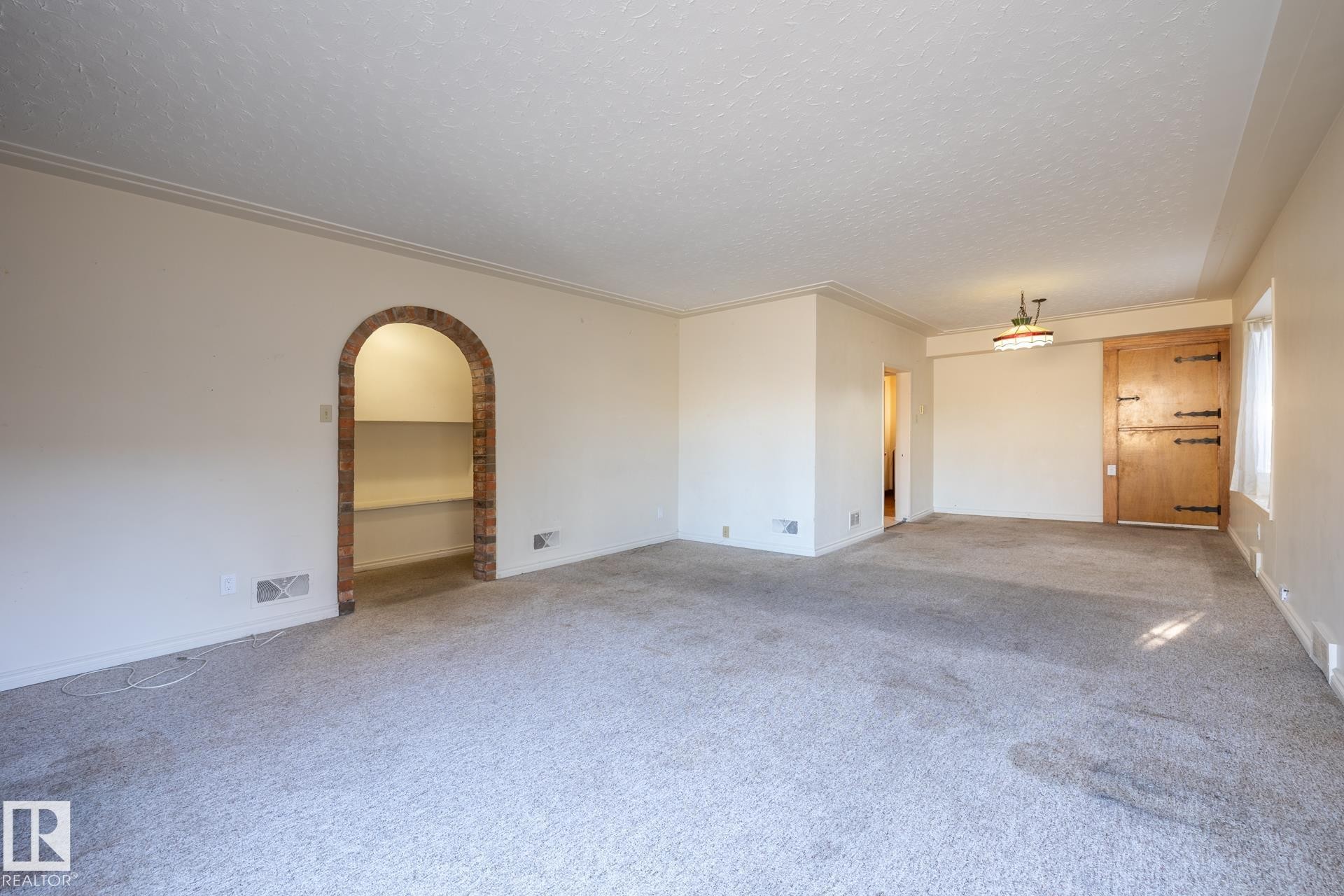 11819 87 Avenue, Edmonton, AB - Indoor Photo Showing Other Room