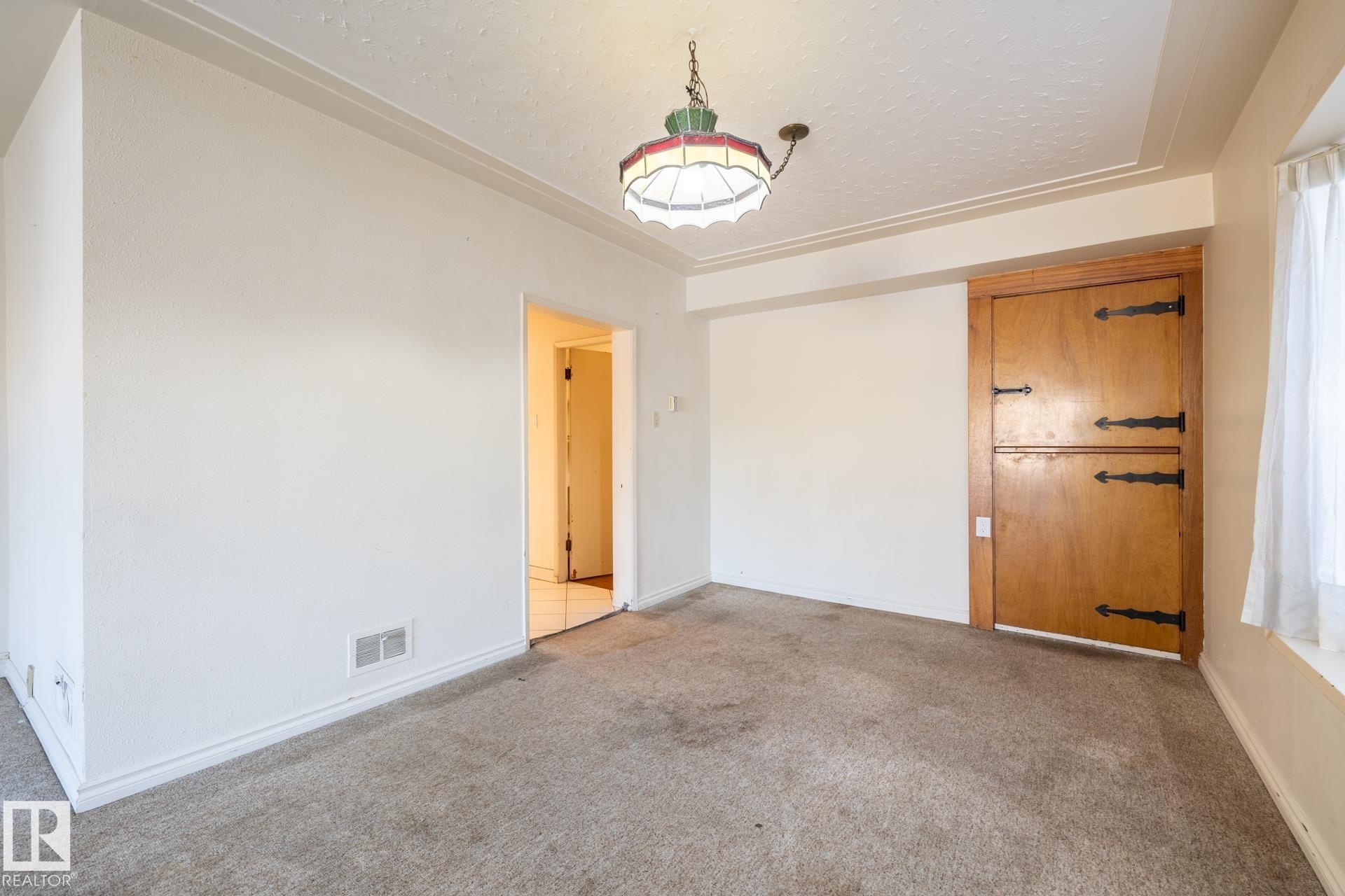 11819 87 Avenue, Edmonton, AB - Indoor Photo Showing Other Room