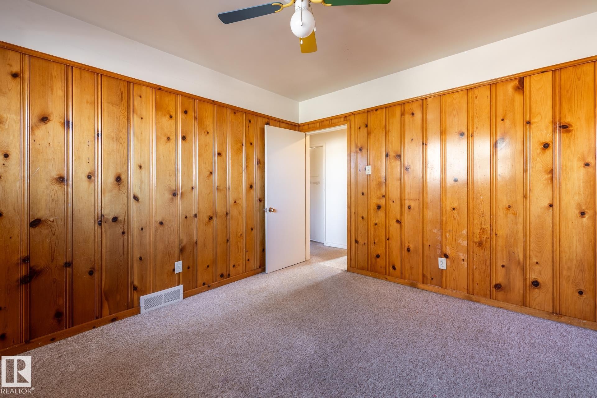 11819 87 Avenue, Edmonton, AB - Indoor Photo Showing Other Room