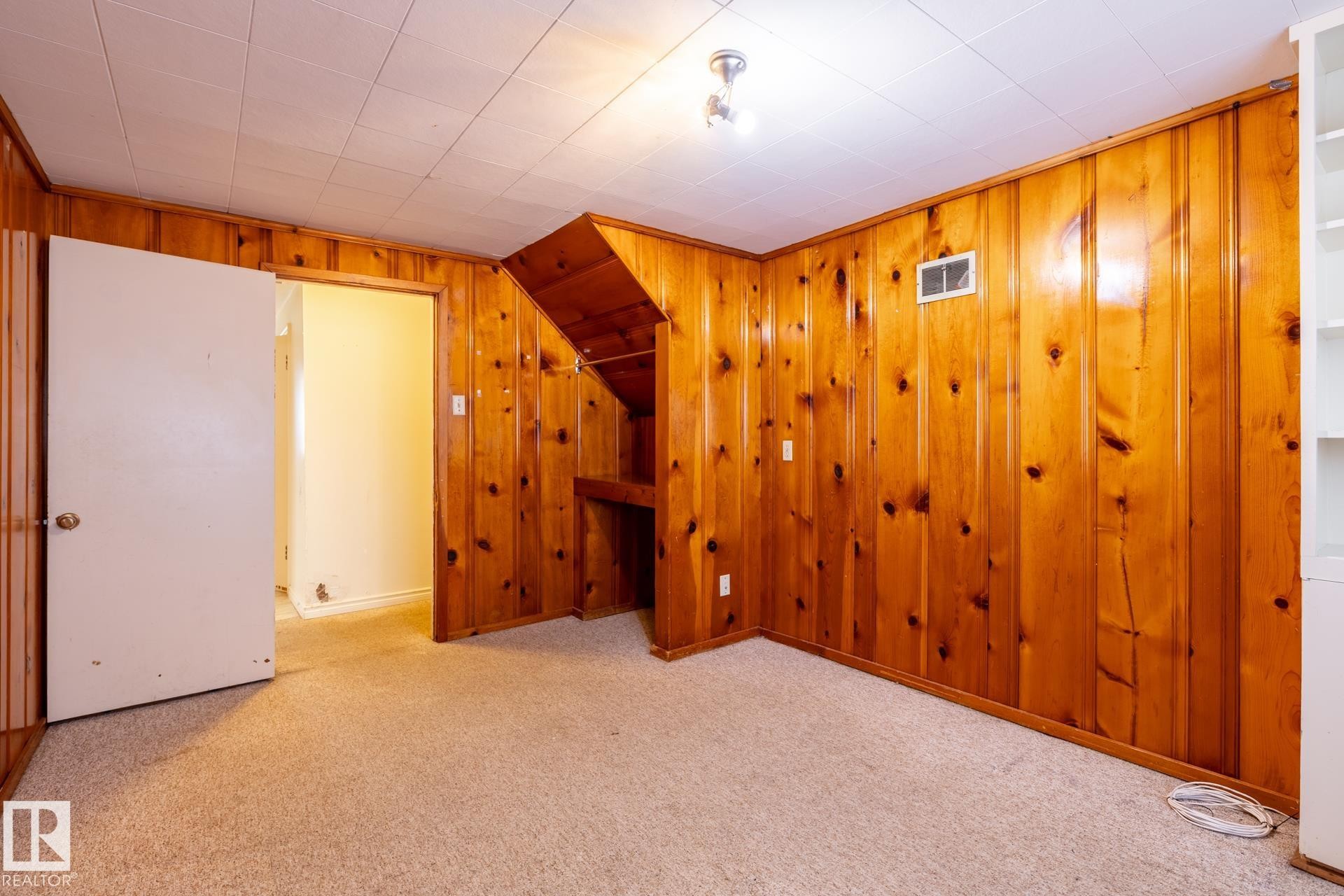 11819 87 Avenue, Edmonton, AB - Indoor Photo Showing Other Room