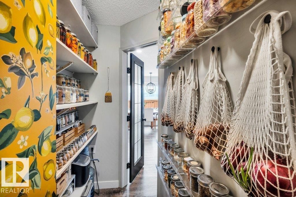 4337 Mcmullen Way, Edmonton, AB - Indoor