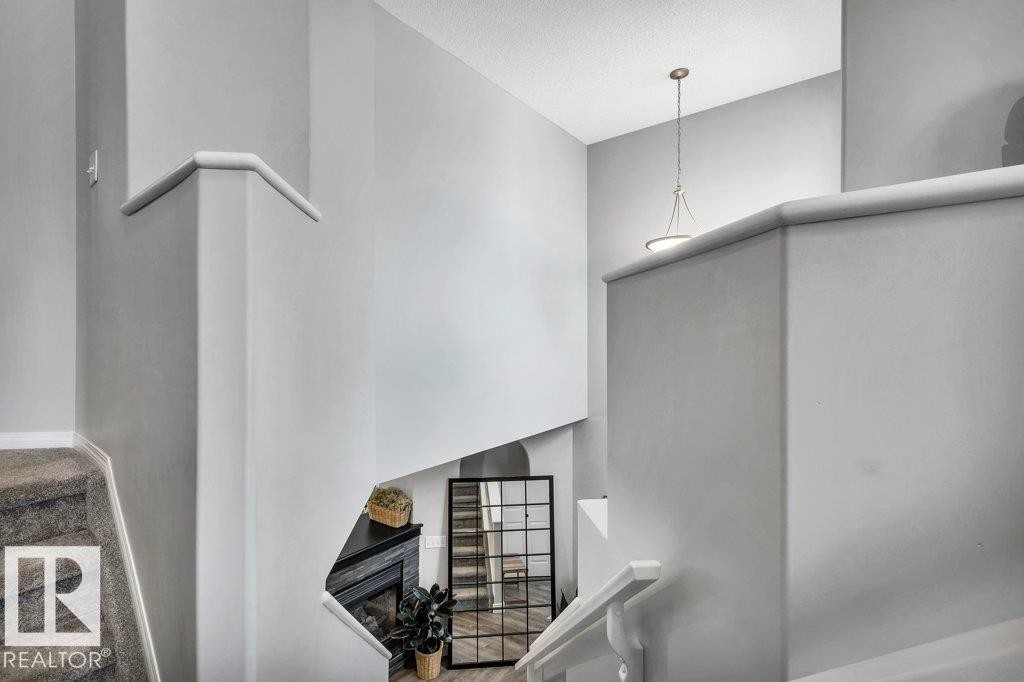 4337 Mcmullen Way, Edmonton, AB - Indoor