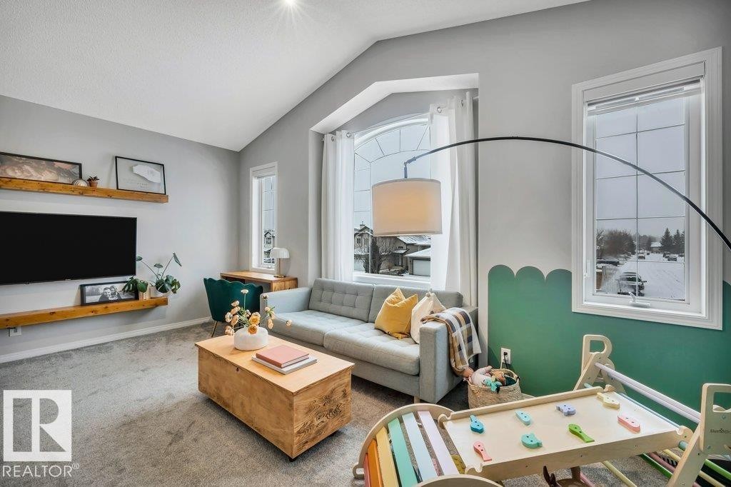 4337 Mcmullen Way, Edmonton, AB - Indoor Photo Showing Living Room