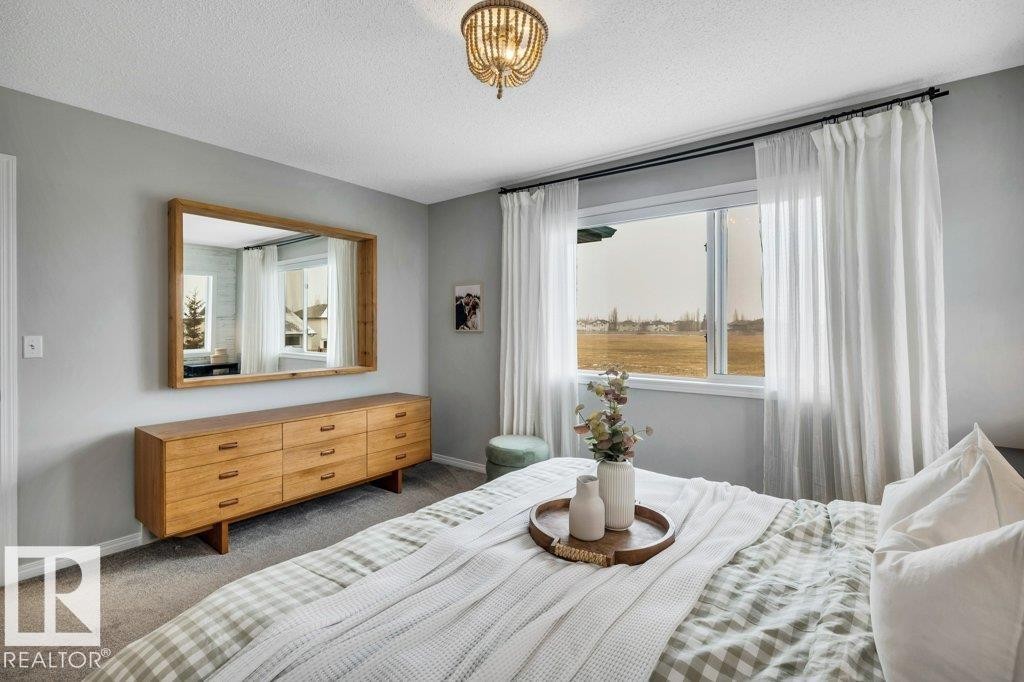 4337 Mcmullen Way, Edmonton, AB - Indoor Photo Showing Bedroom