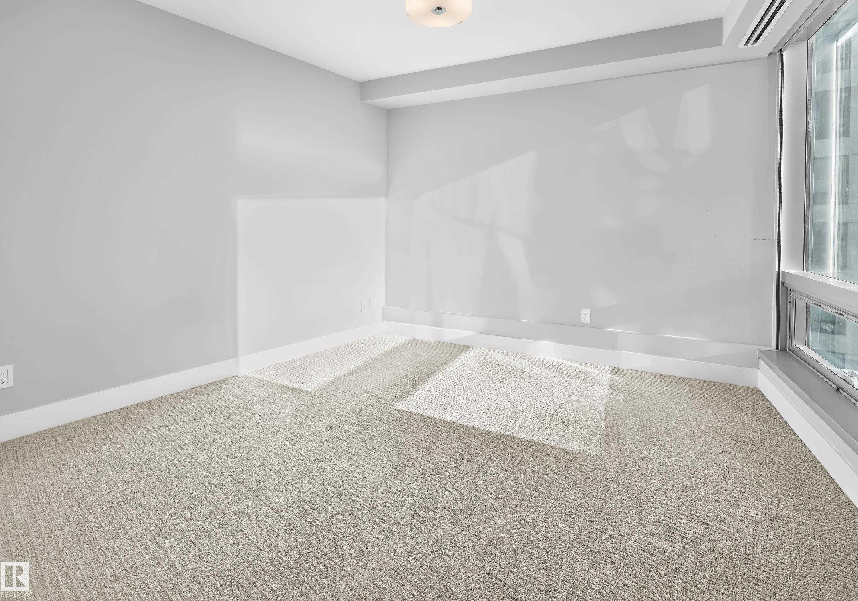 502 11969 Jasper Avenue, Edmonton, AB - Indoor Photo Showing Other Room