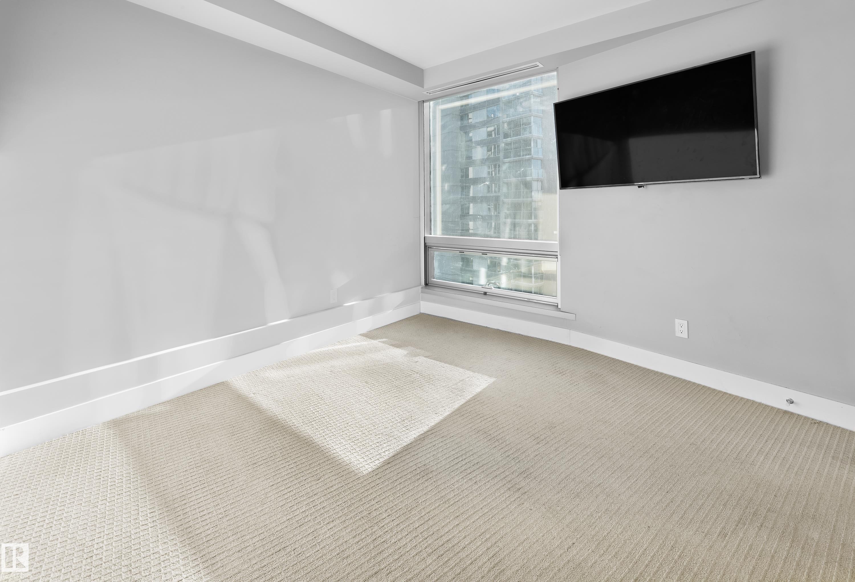 502 11969 Jasper Avenue, Edmonton, AB - Indoor Photo Showing Other Room