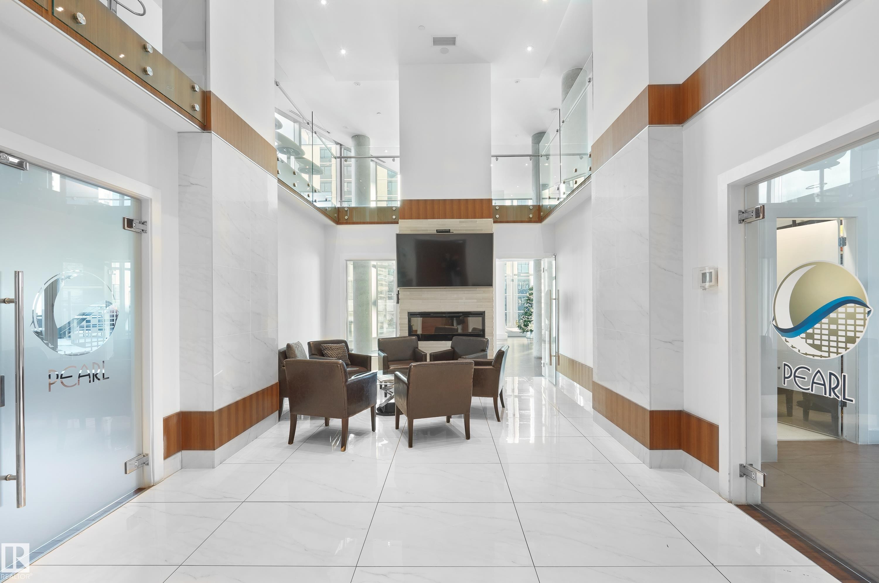 502 11969 Jasper Avenue, Edmonton, AB - Indoor Photo Showing Other Room