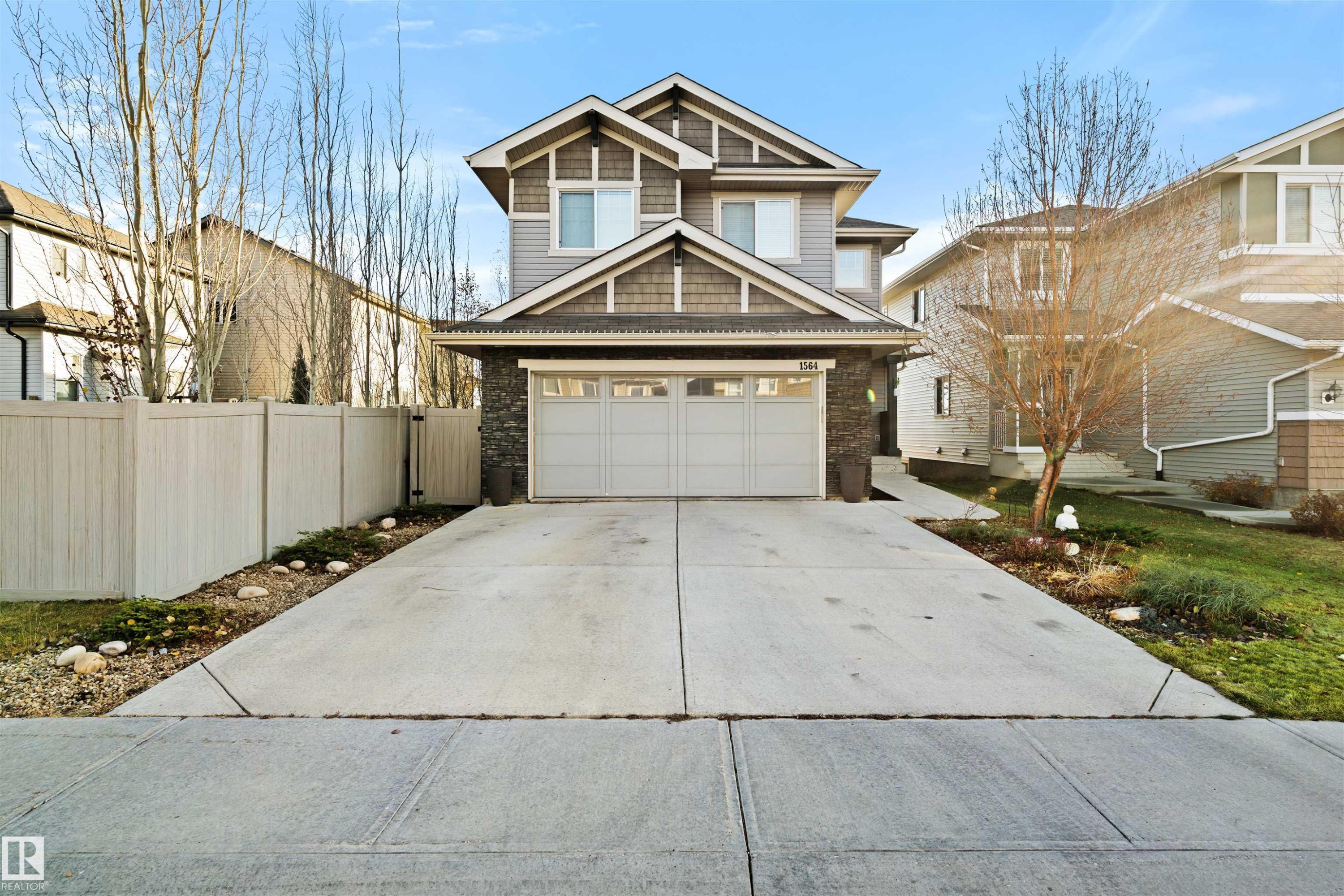 1564 Chapman Way, Edmonton, AB - Outdoor With Facade