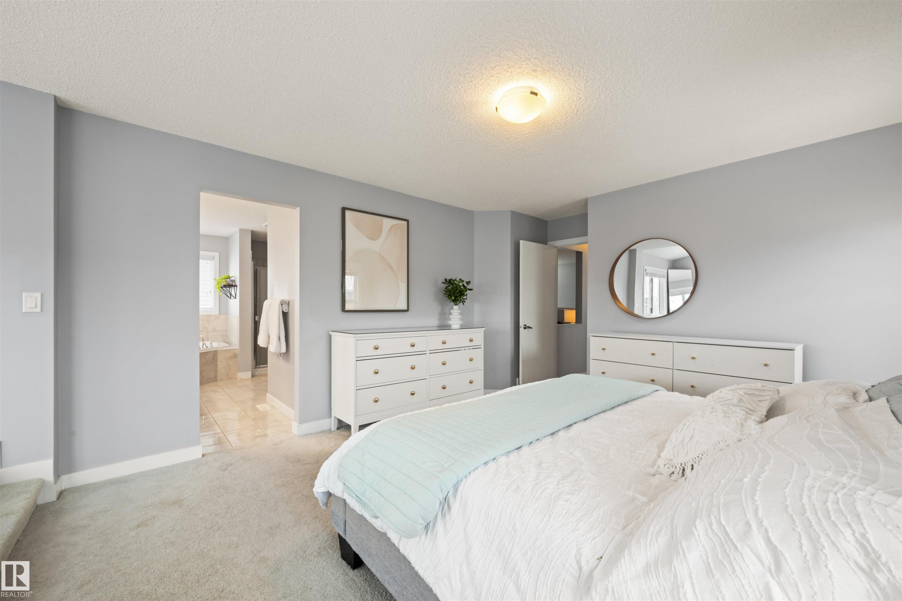 1564 Chapman Way, Edmonton, AB - Indoor Photo Showing Bedroom