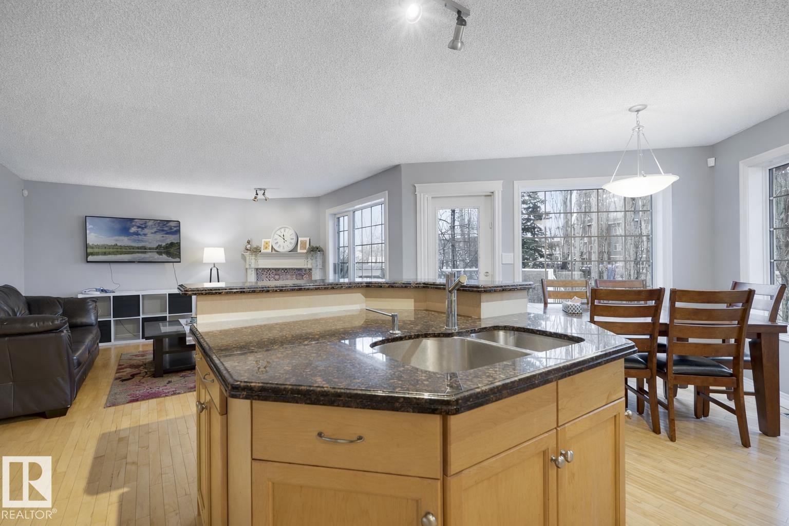580 Glenwright Crescent, Edmonton, AB - Indoor