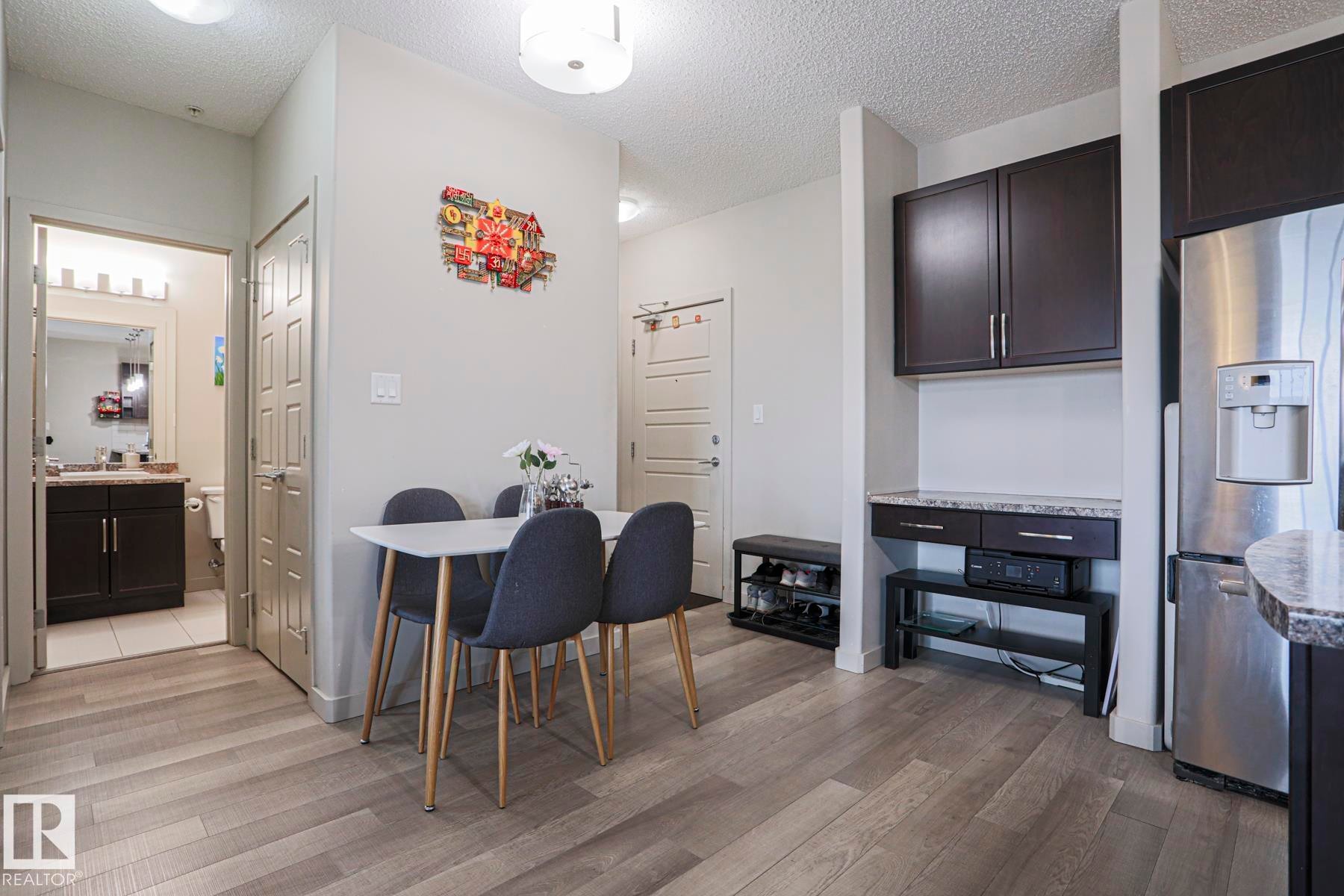212 320 Ambleside Link, Edmonton, AB - Indoor
