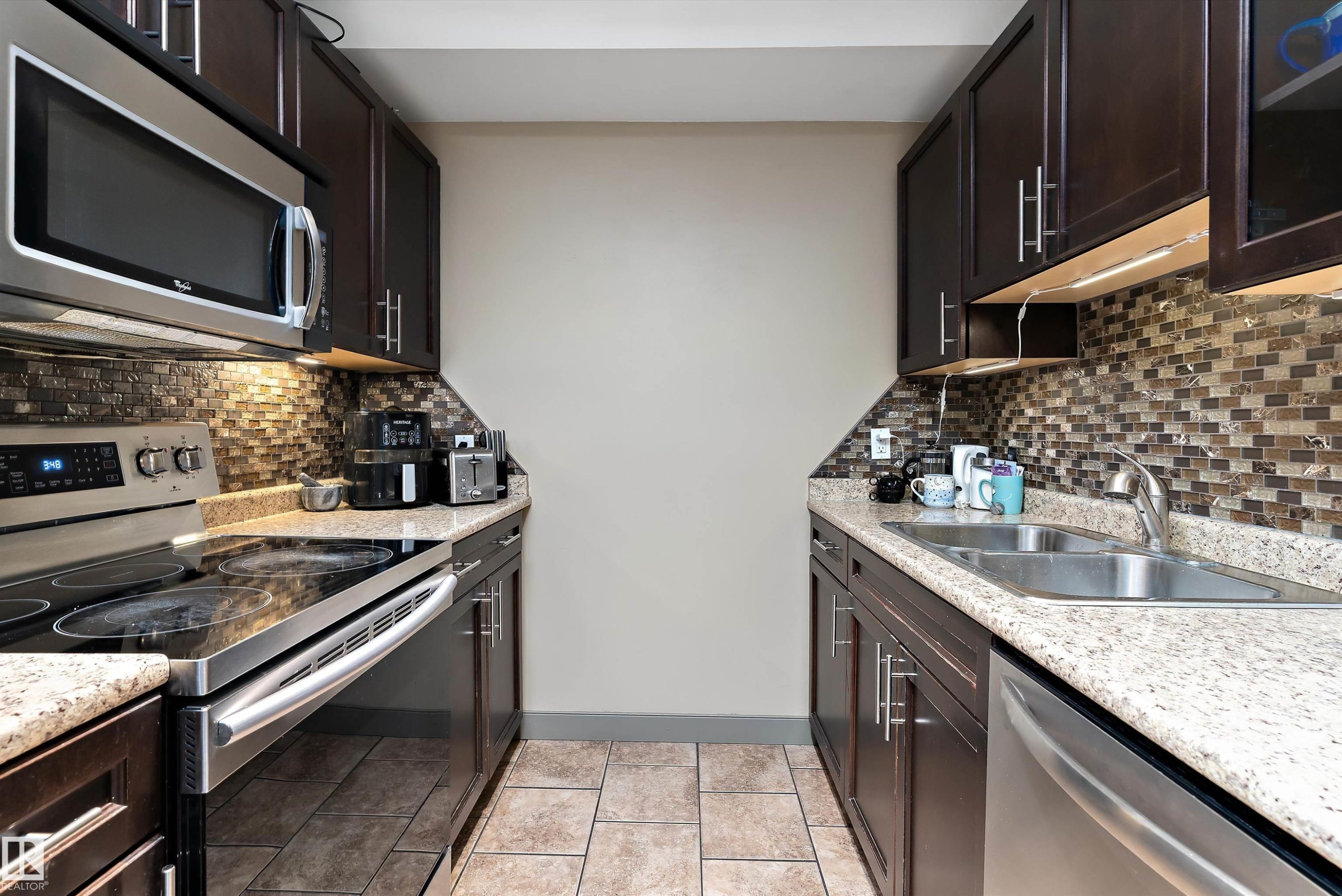 1128 Knottwood Road E, Edmonton, AB - Indoor Photo Showing Kitchen With Double Sink