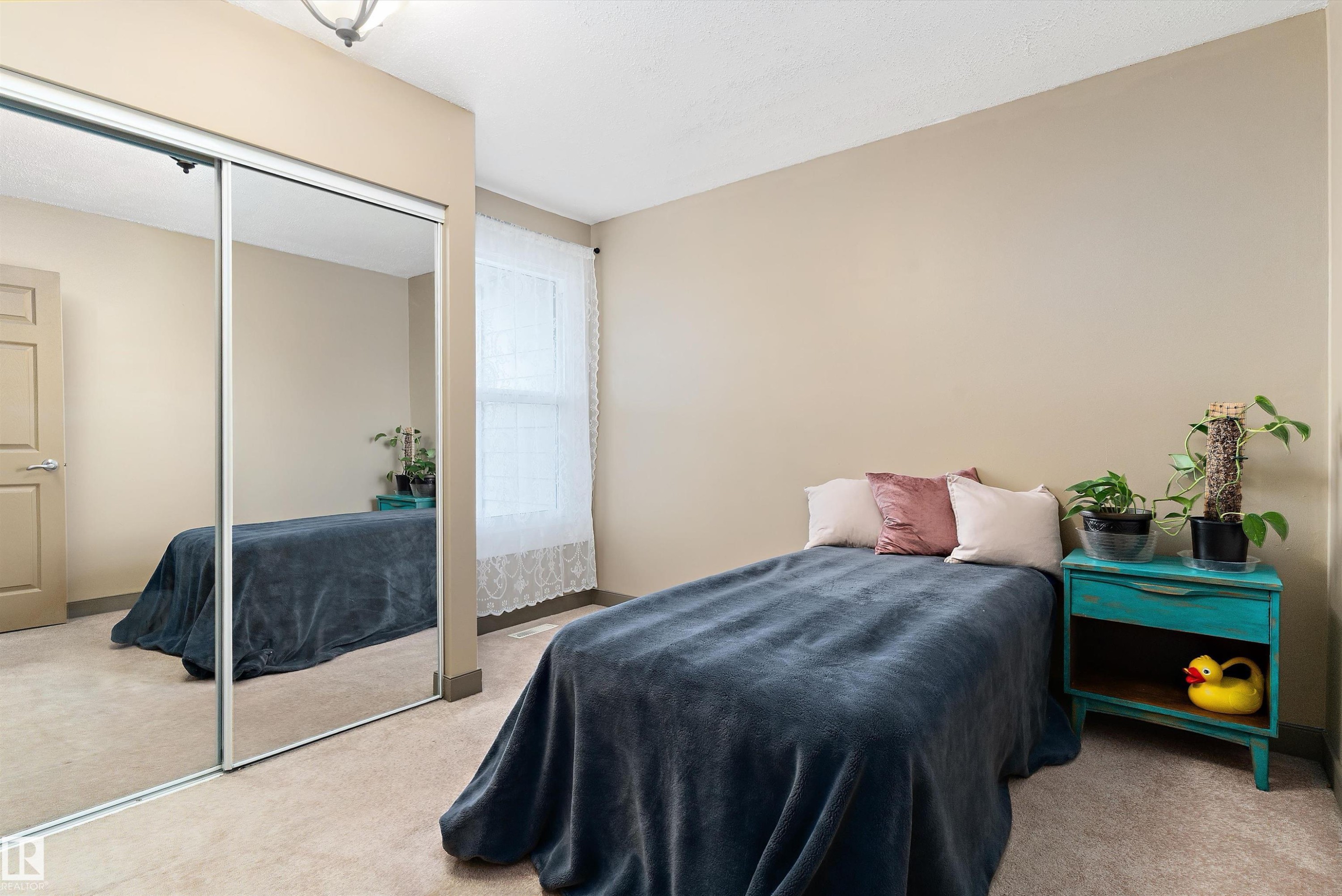 1128 Knottwood Road E, Edmonton, AB - Indoor Photo Showing Bedroom