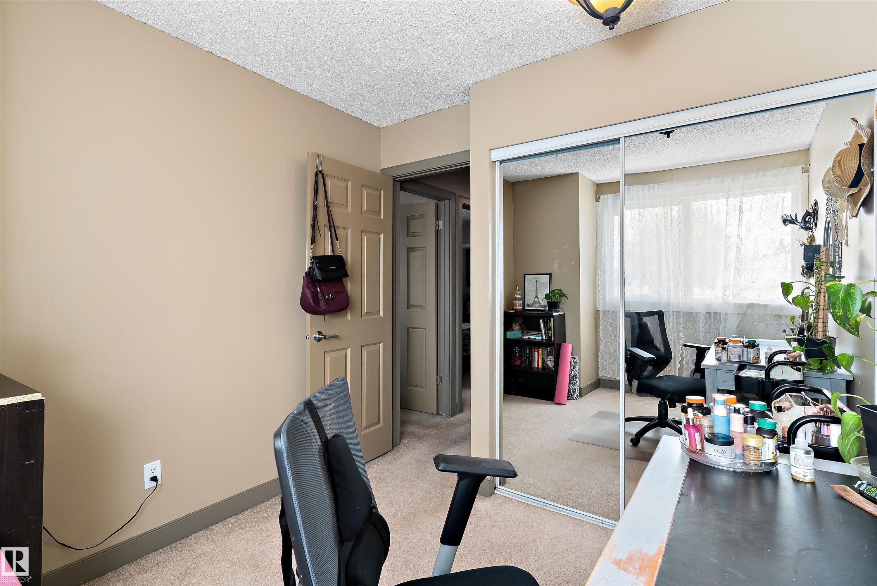 1128 Knottwood Road E, Edmonton, AB - Indoor