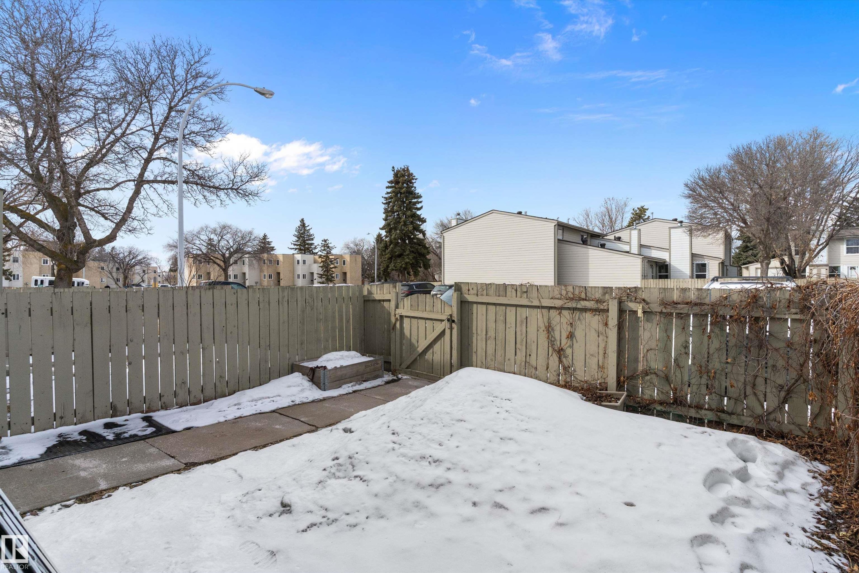 1128 Knottwood Road E, Edmonton, AB - Outdoor