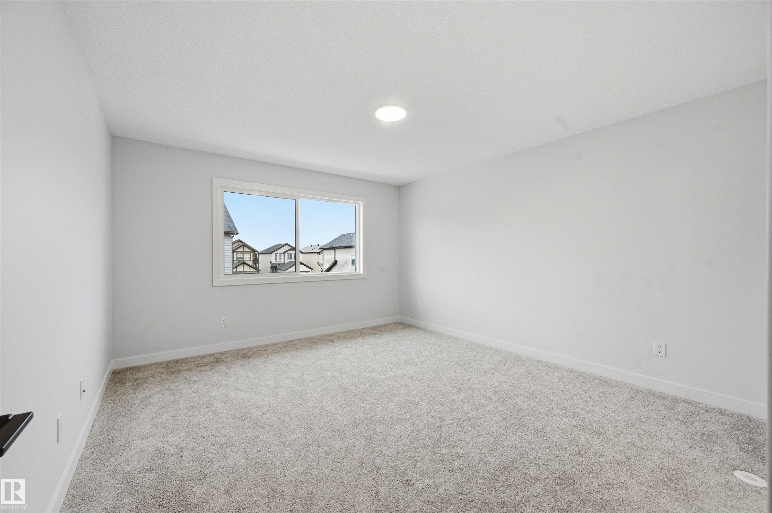 3230 Dixon Way, Edmonton, AB - Indoor Photo Showing Other Room