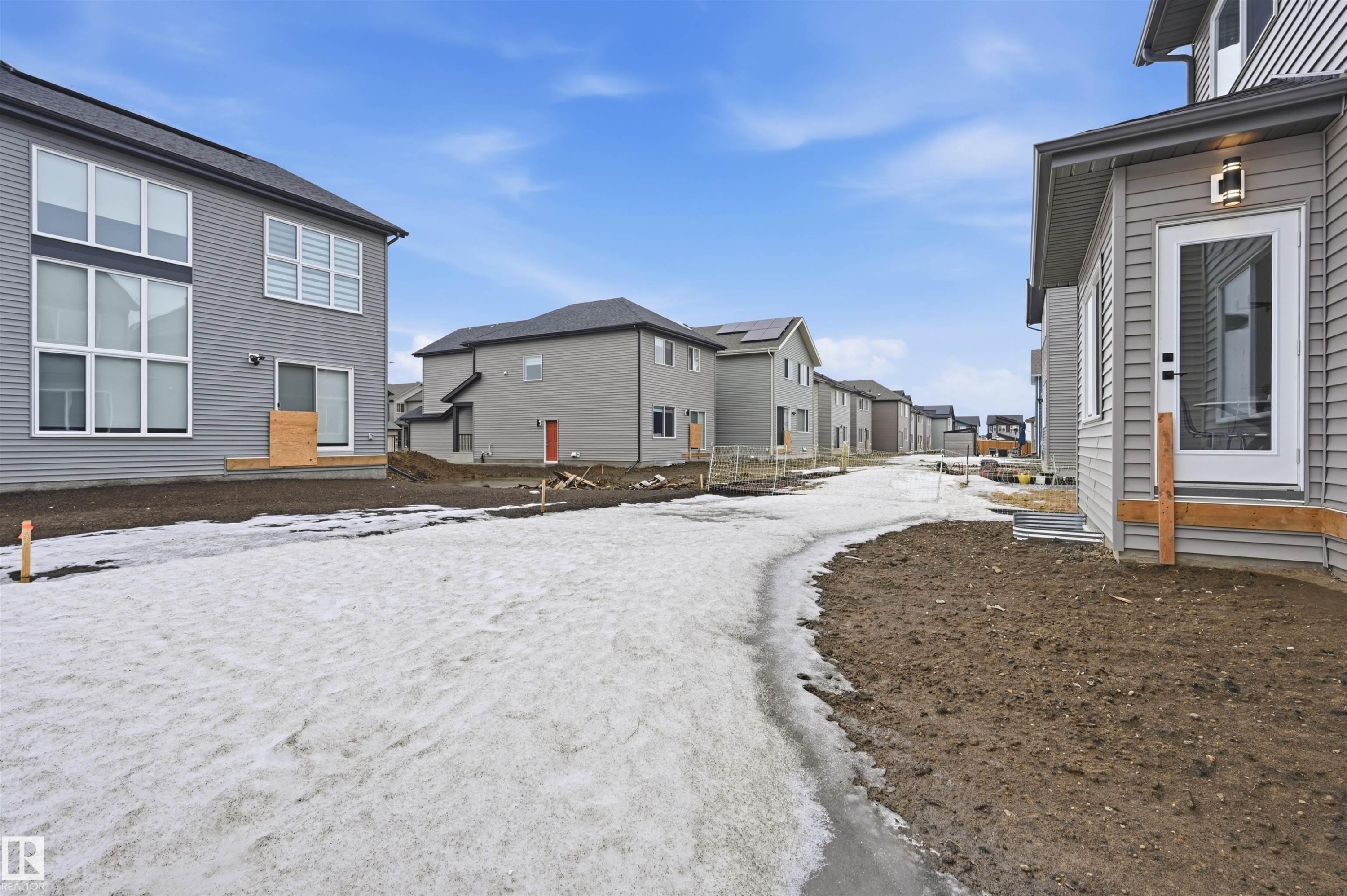 3230 Dixon Way, Edmonton, AB - Outdoor