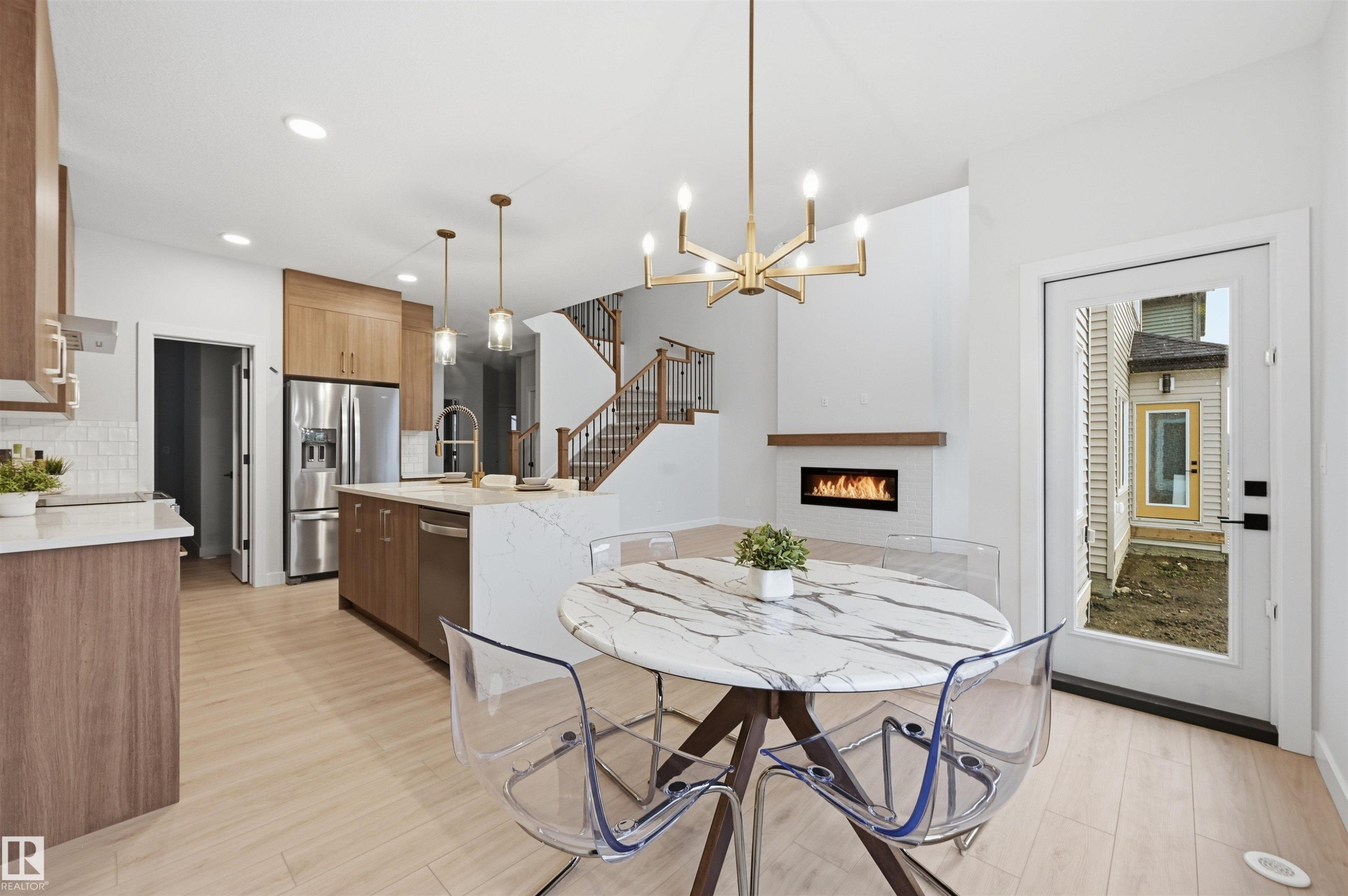 3230 Dixon Way, Edmonton, AB - Indoor