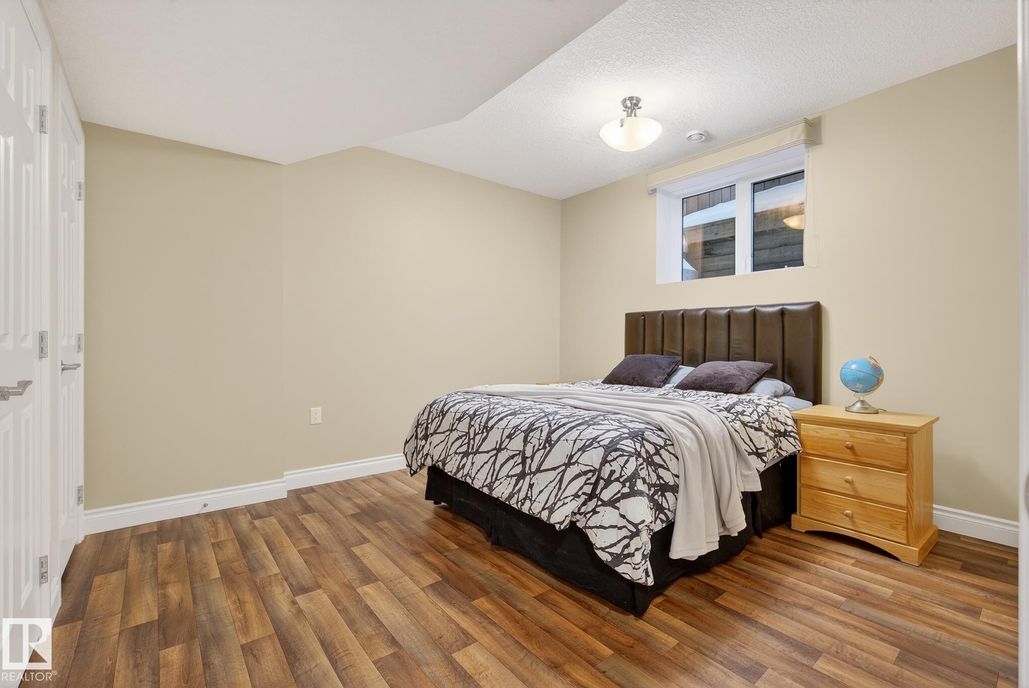 9302 93 Street, Edmonton, AB - Indoor Photo Showing Bedroom