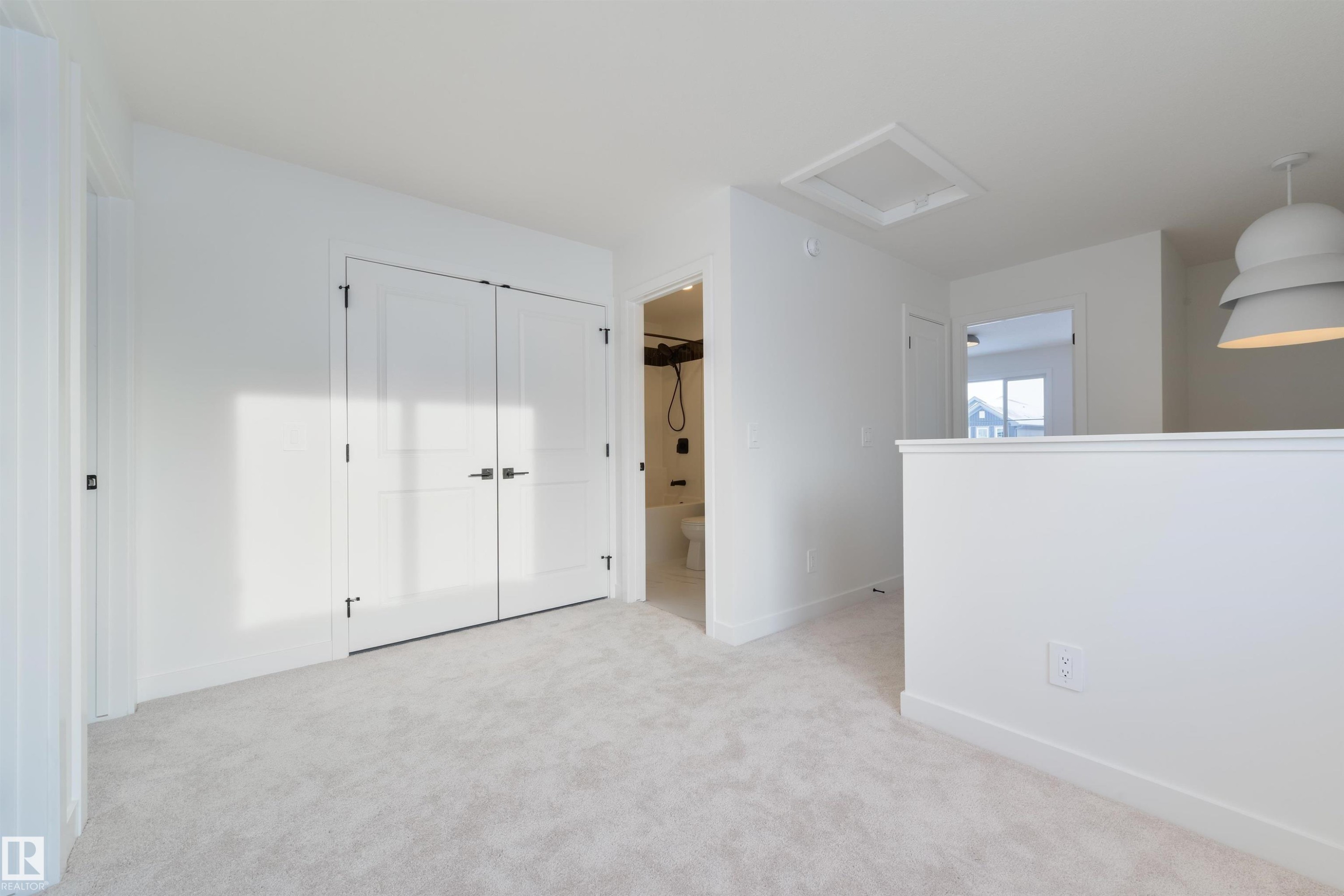 15 Cobblestone Gate, Spruce Grove, AB - Indoor Photo Showing Other Room