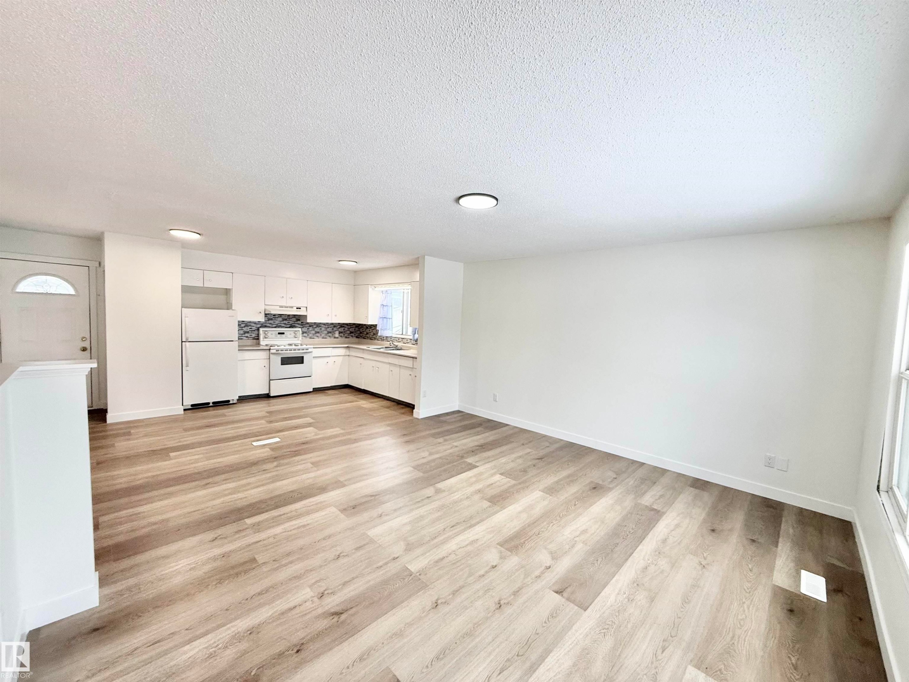 Edmonton, AB - Indoor