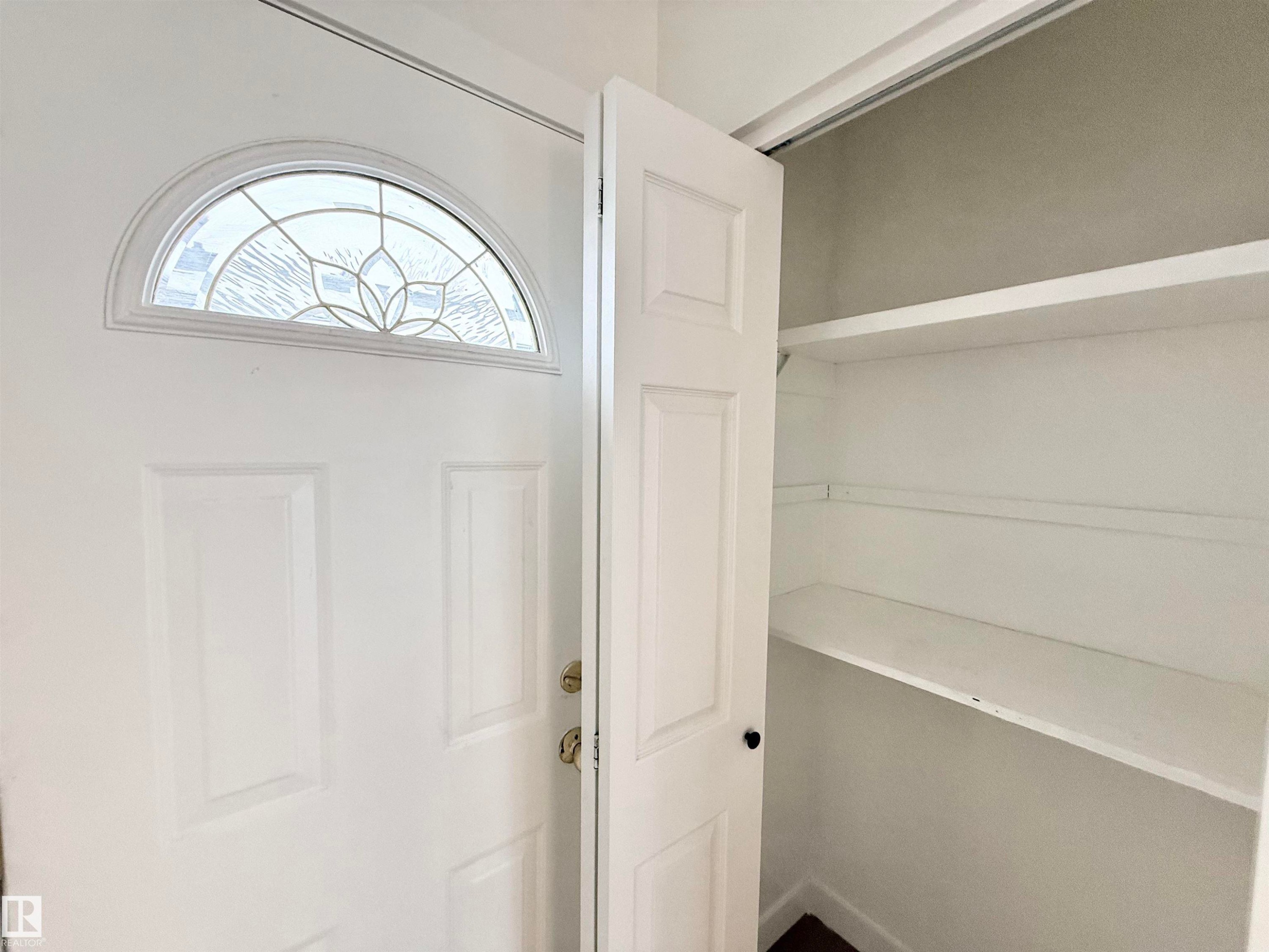 15424 99 Avenue, Edmonton, AB - Indoor Photo Showing Other Room