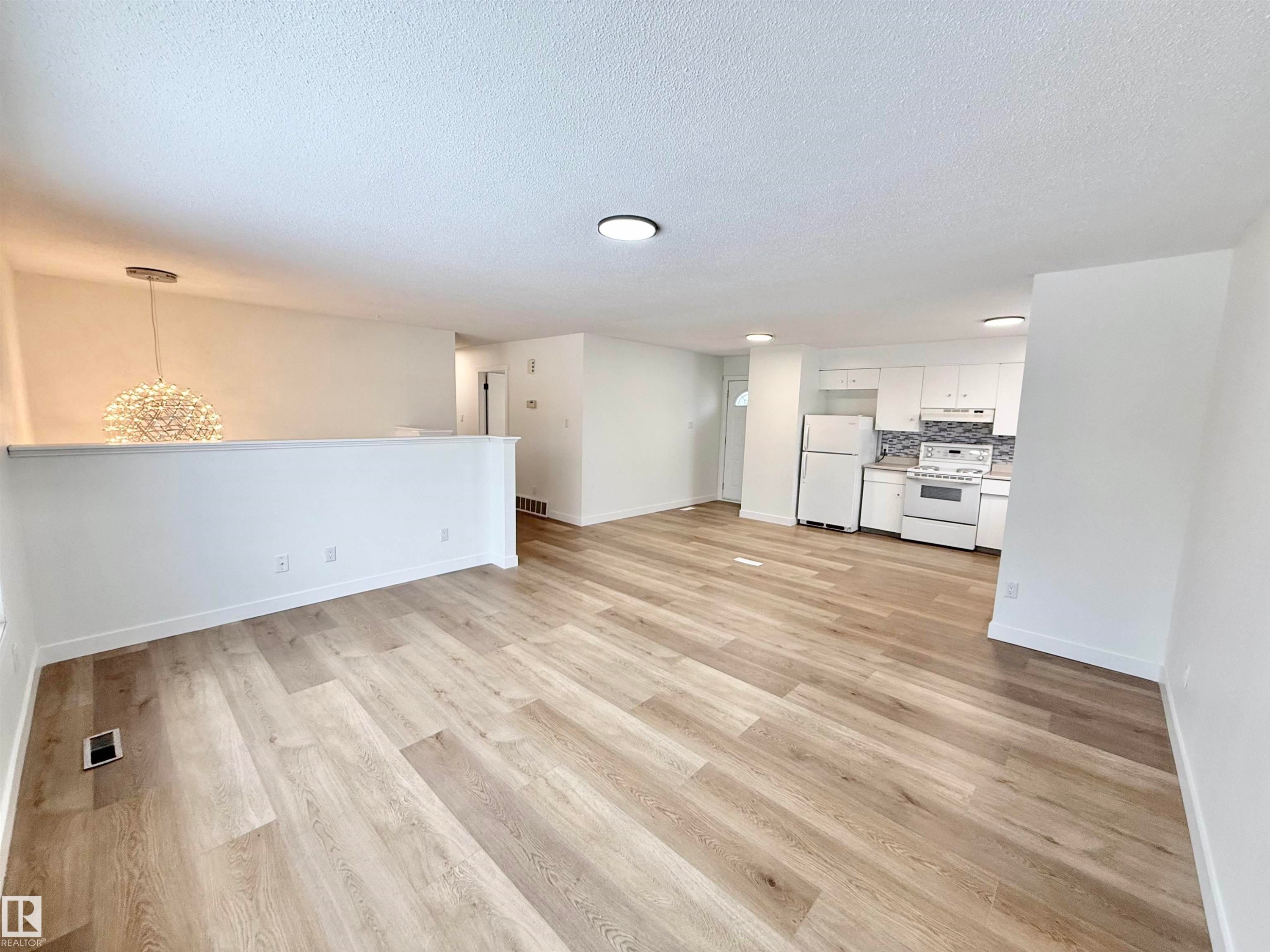 Edmonton, AB - Indoor