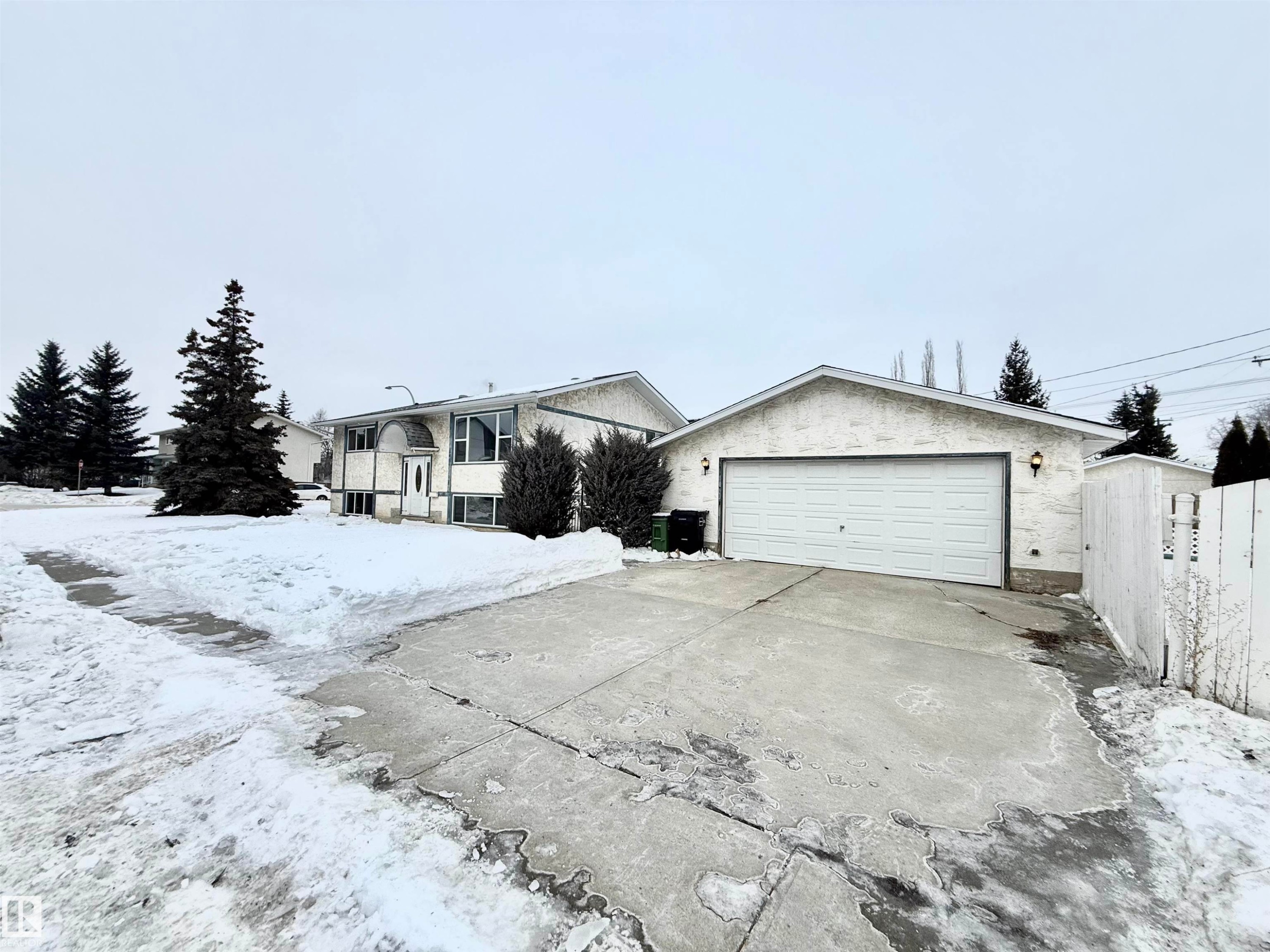 15424 99 Avenue, Edmonton, AB - Outdoor