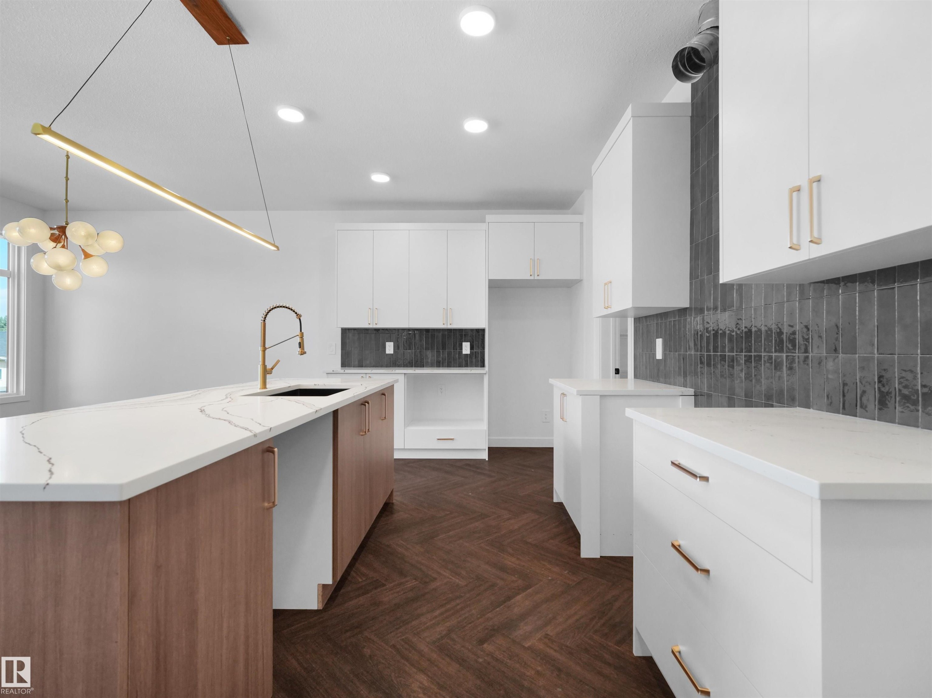 20624 43 Avenue, Edmonton, AB - Indoor Photo Showing Kitchen With Upgraded Kitchen