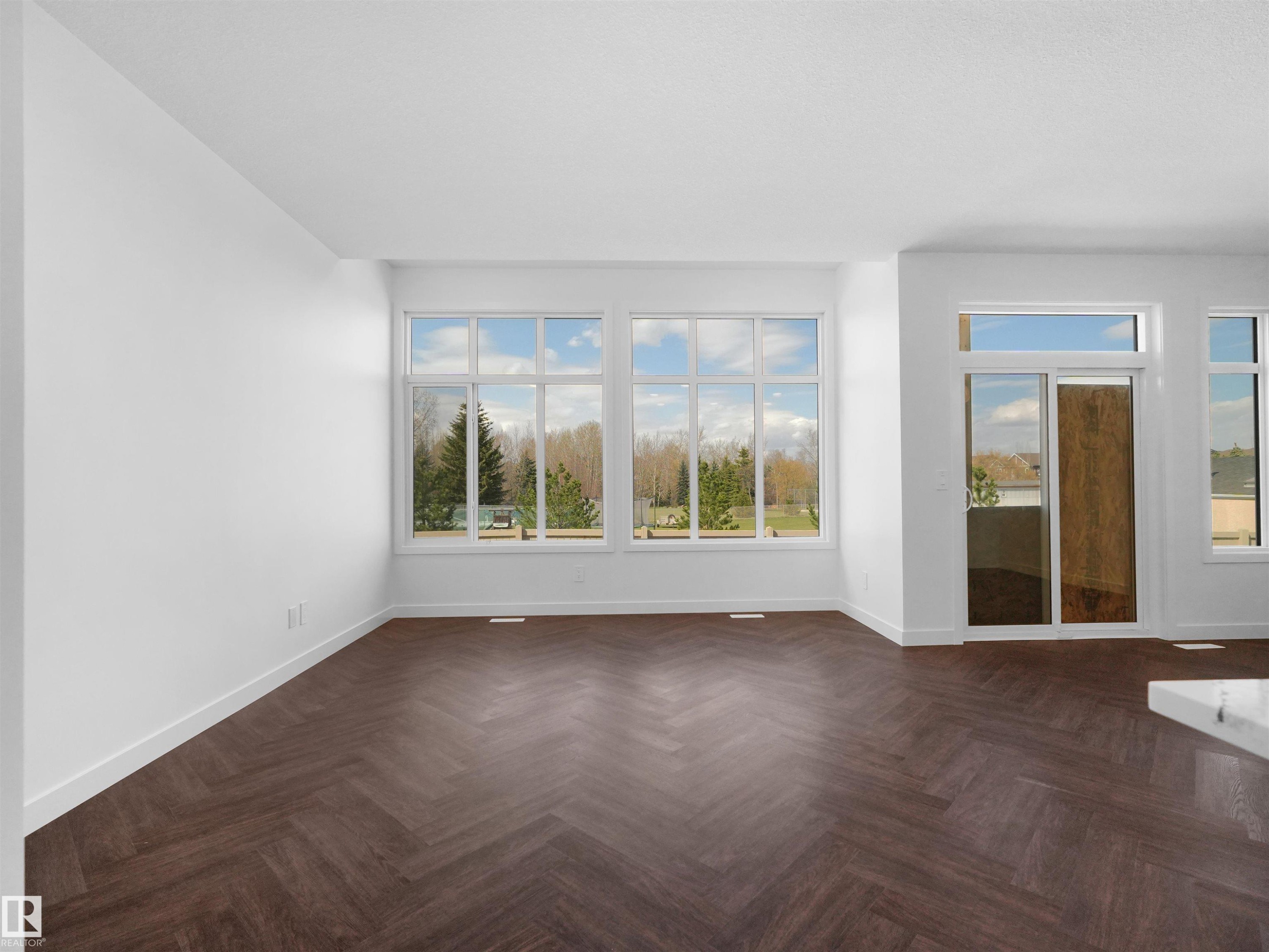 20624 43 Avenue, Edmonton, AB - Indoor