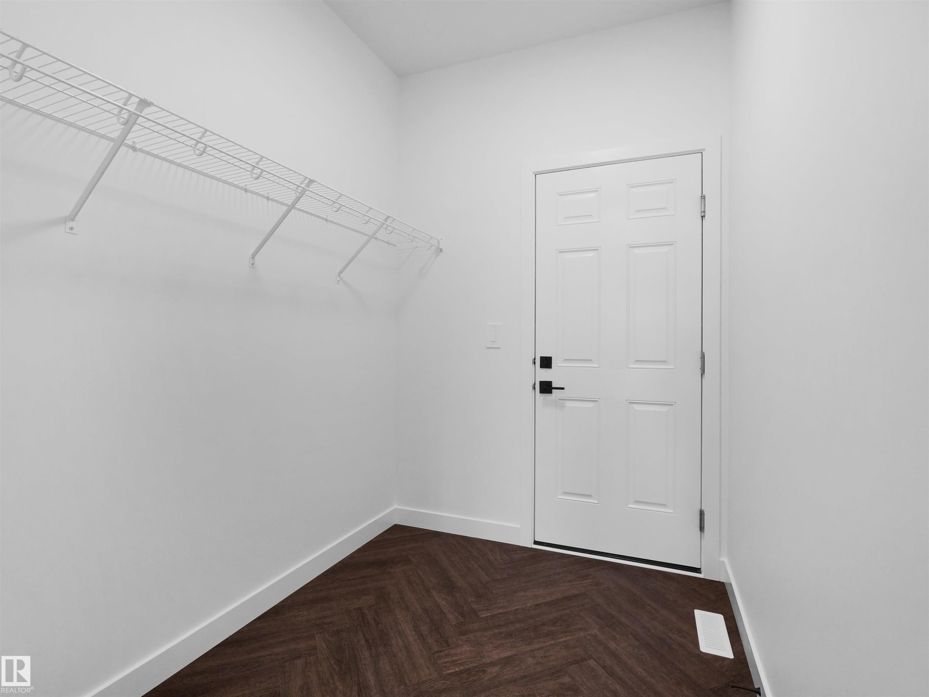 20624 43 Avenue, Edmonton, AB - Indoor
