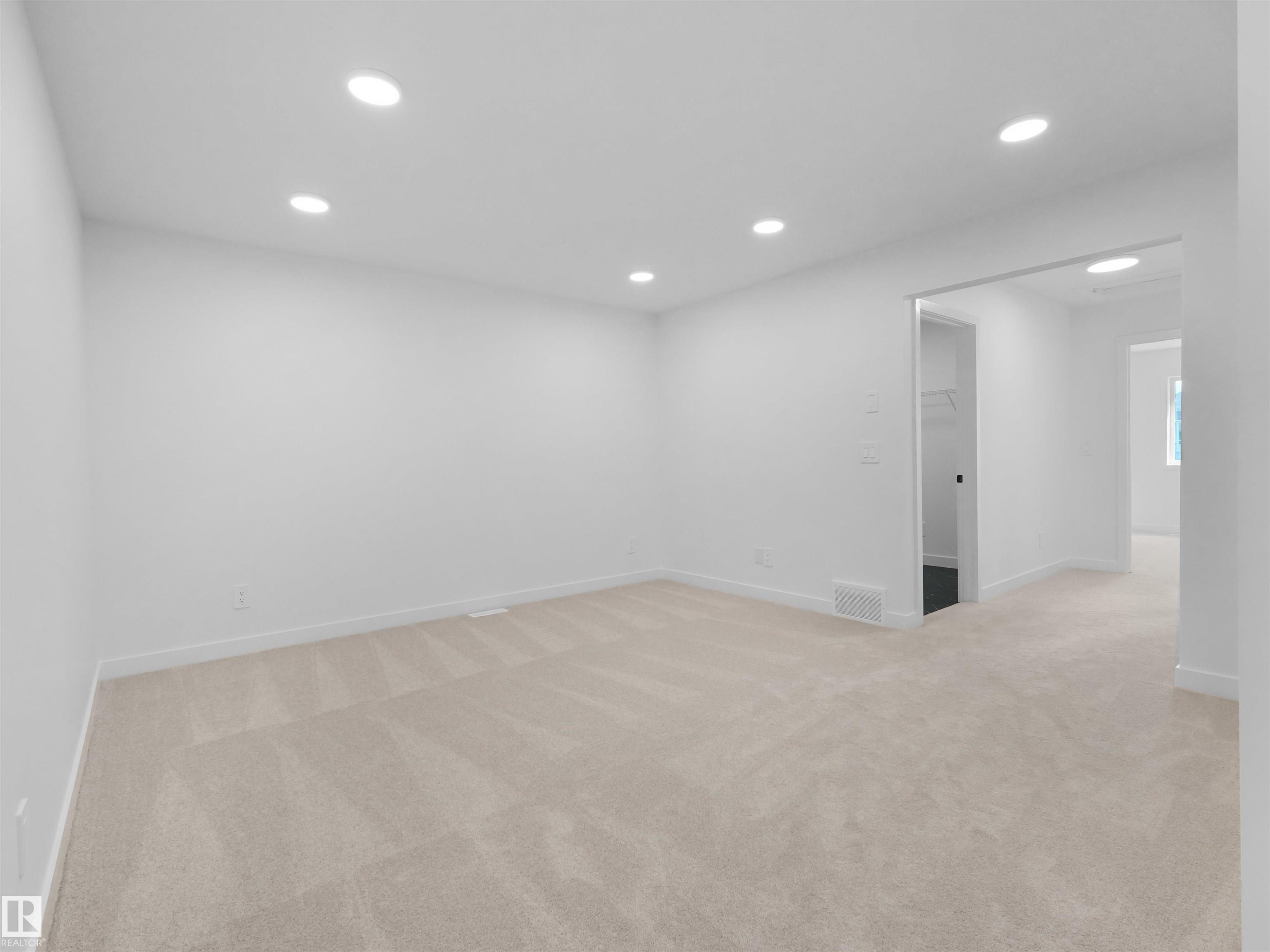 20624 43 Avenue, Edmonton, AB - Indoor Photo Showing Other Room